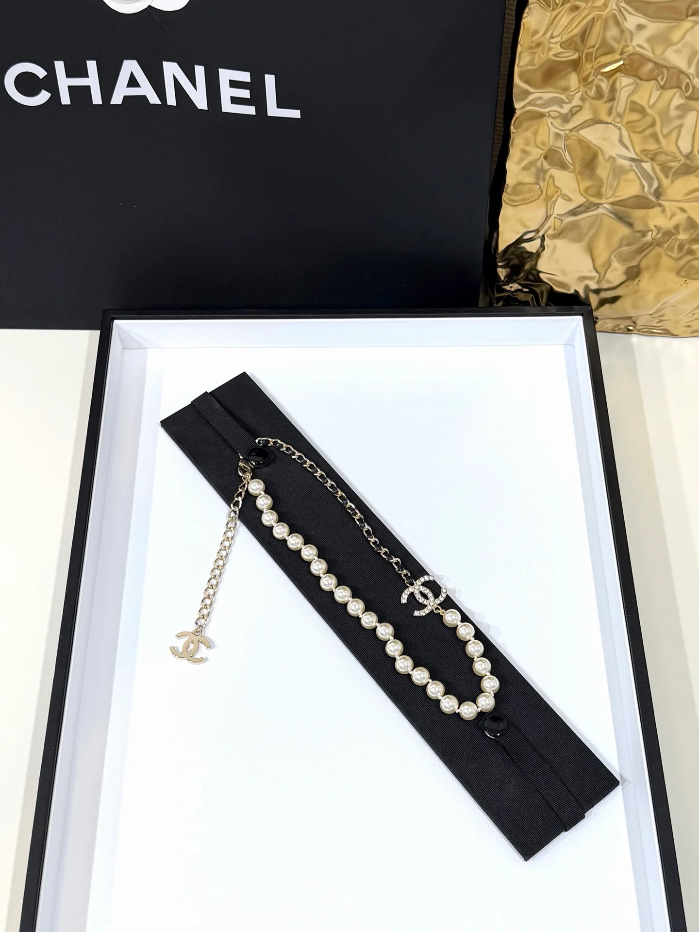 Бижутерия Chanel 18190316