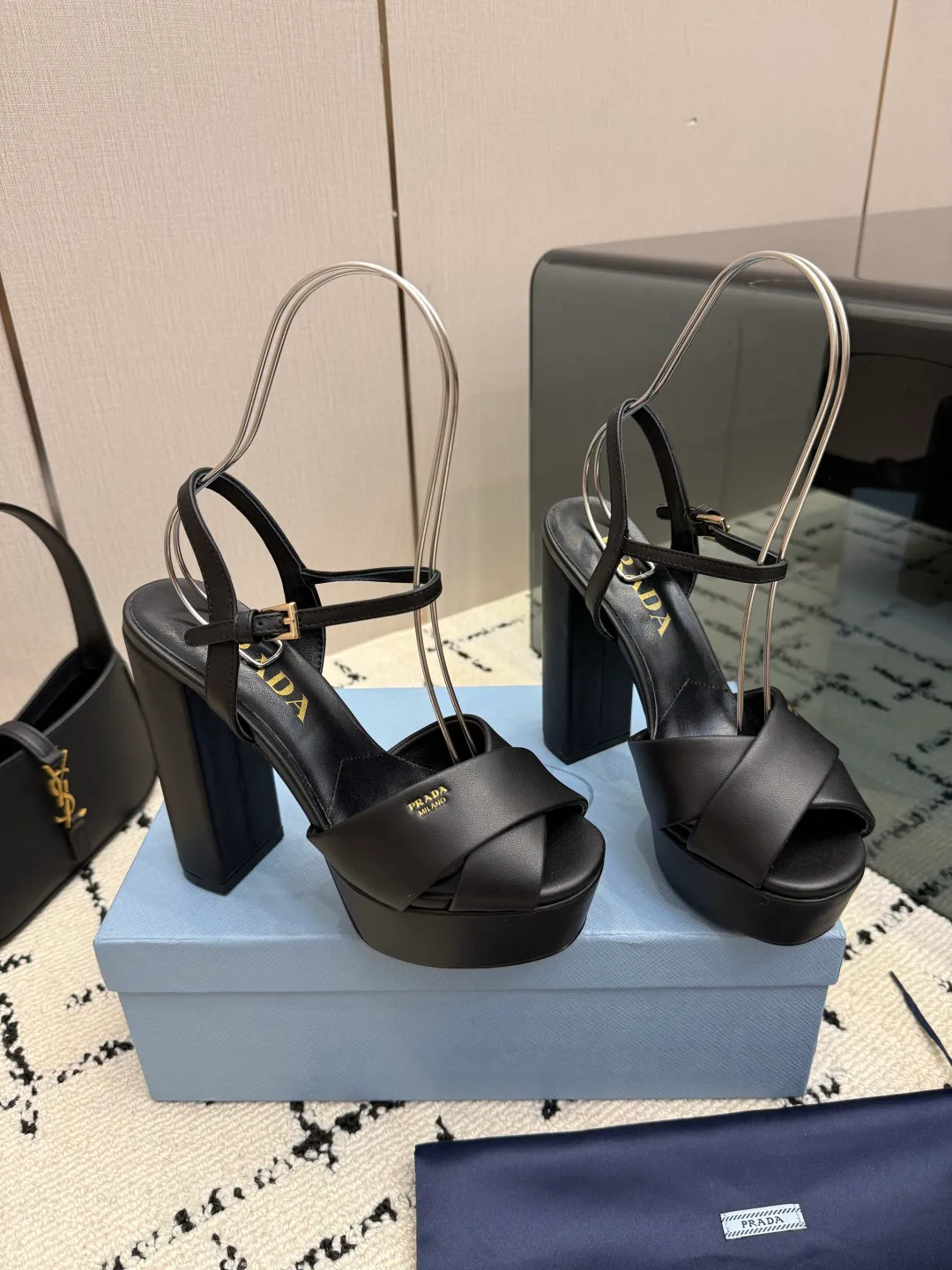 Босоножки Женские Prada 19633430