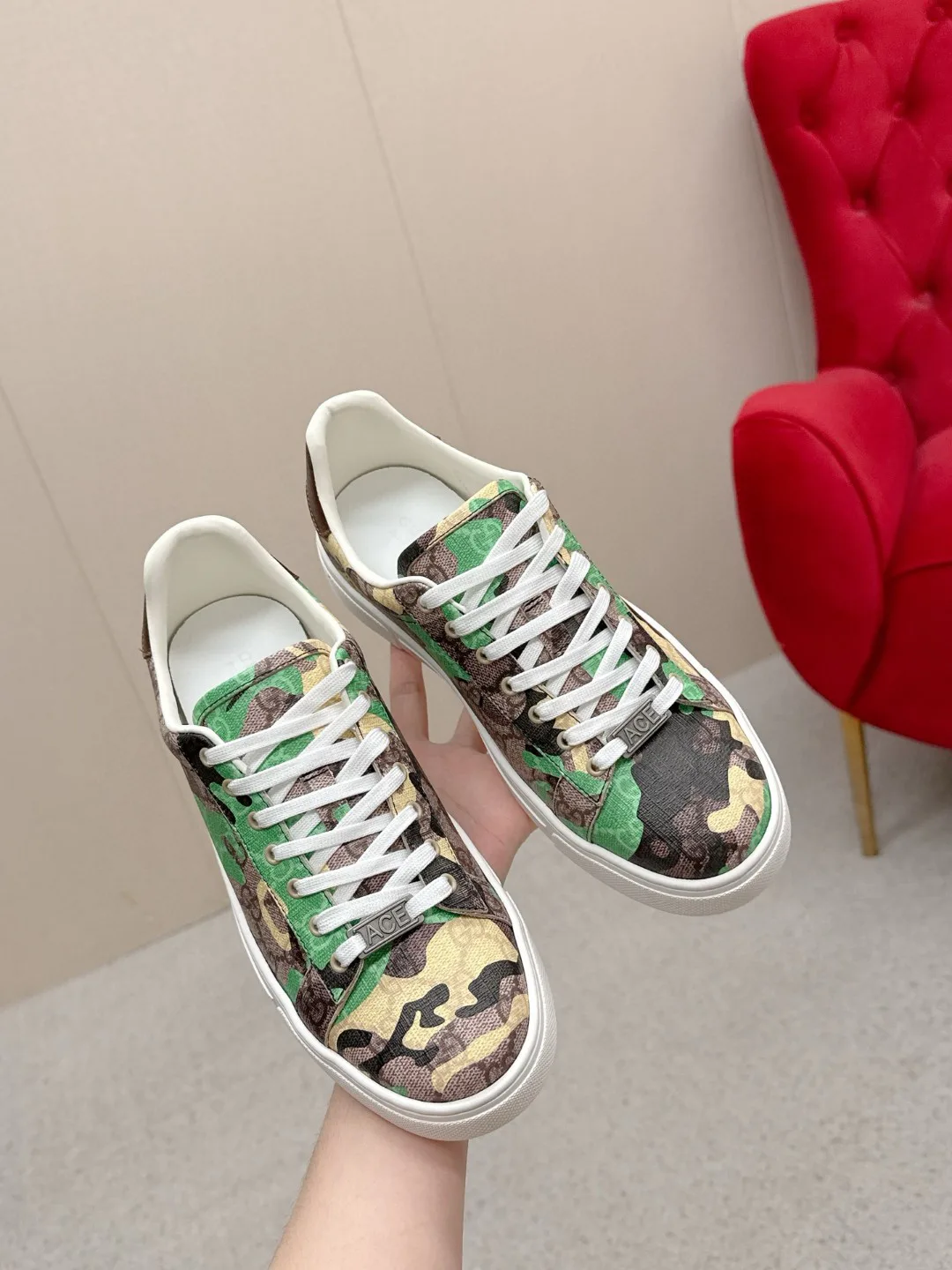 Кроссовки Женские Gucci 17620477