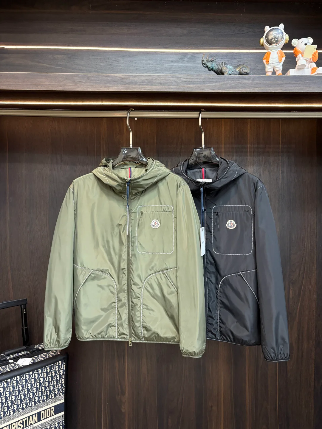 Куртки И Пуховики Женские Moncler 18157297