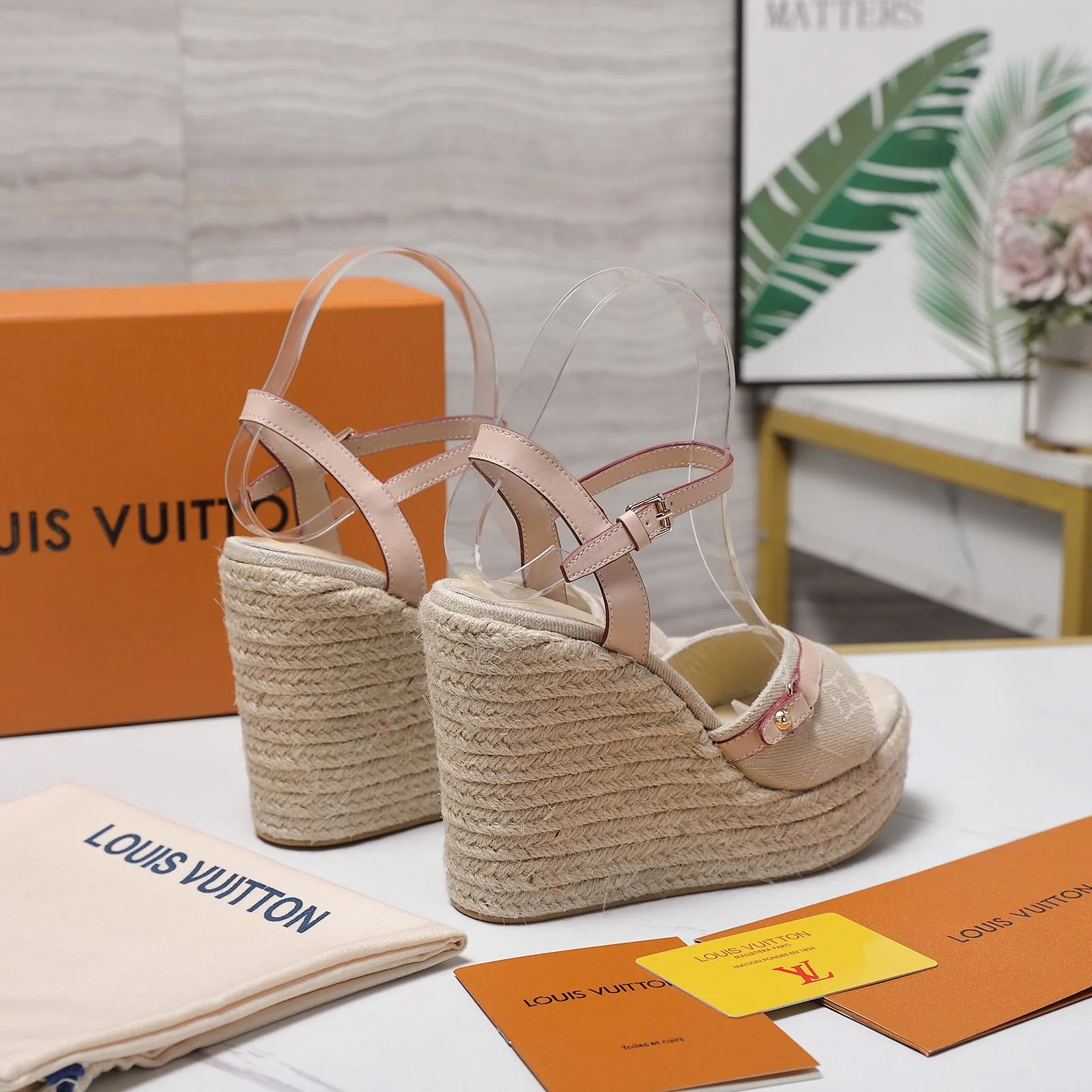 Босоножки Женские Louis Vuitton 13542434