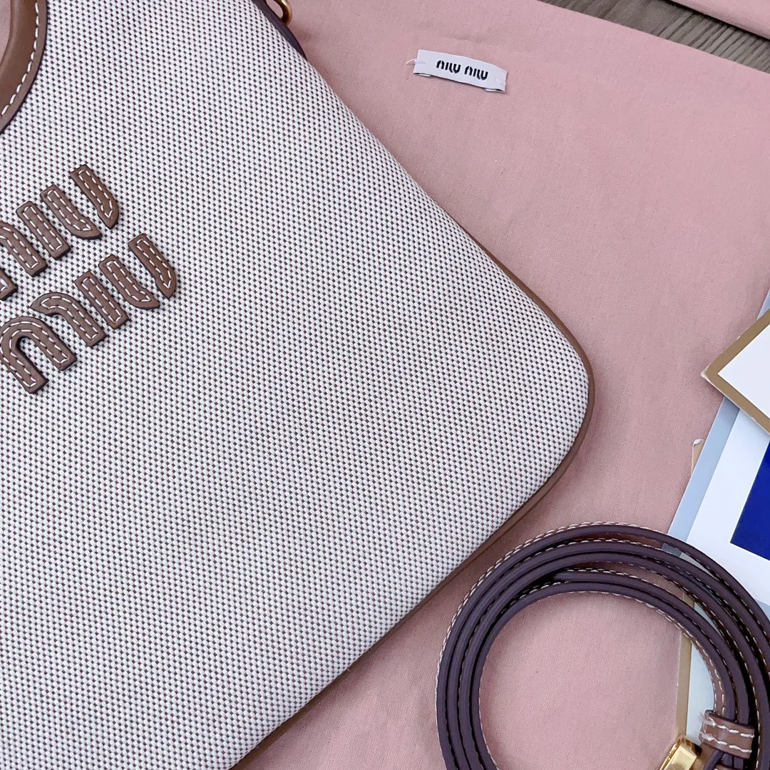 Классические Сумки Женские Miu Miu 17483317