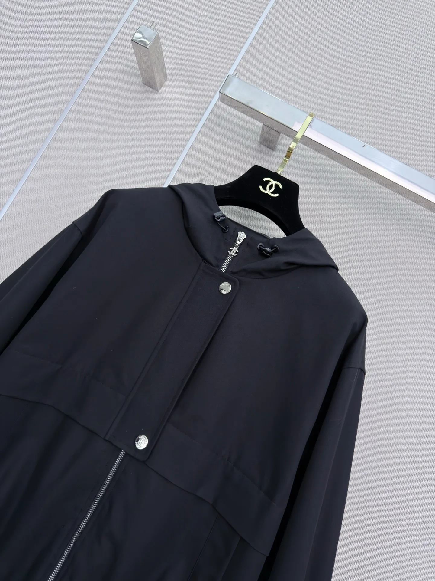 Куртки И Пуховики Женские Chanel 18599093