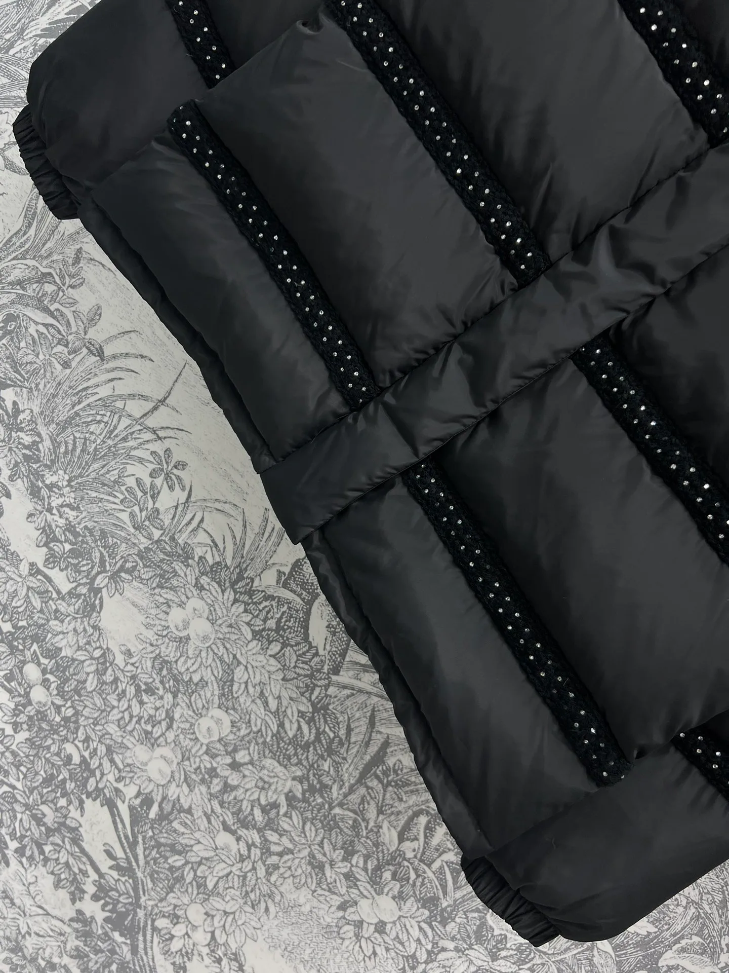 Куртки И Пуховики Женские Chanel 4724