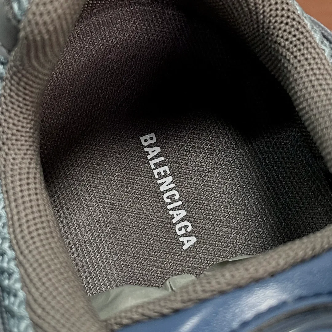 Кроссовки Женские Balenciaga 18626395