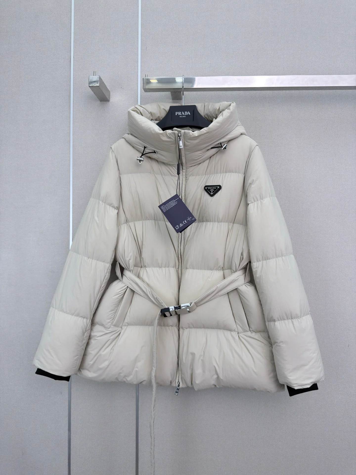 Куртки И Пуховики Женские Prada 18185800