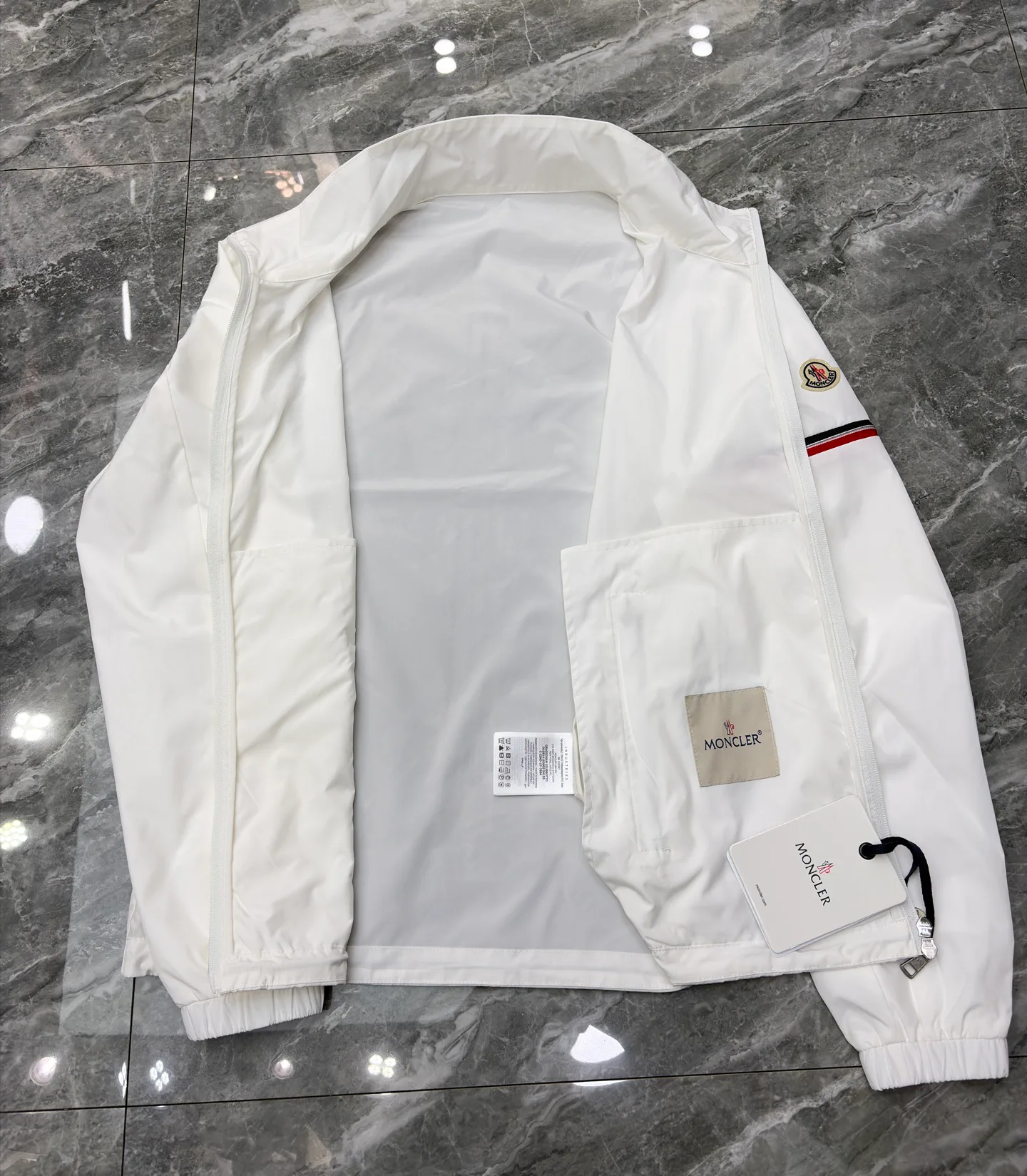 Куртки И Пуховики Женские Moncler 11690855