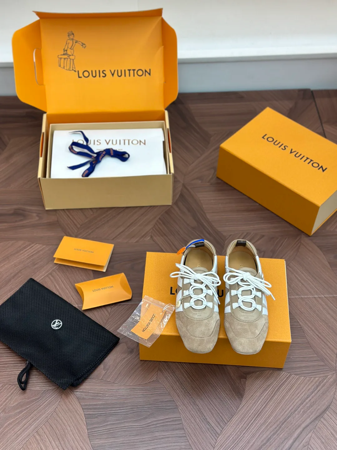 Кроссовки Женские Louis Vuitton 19480031