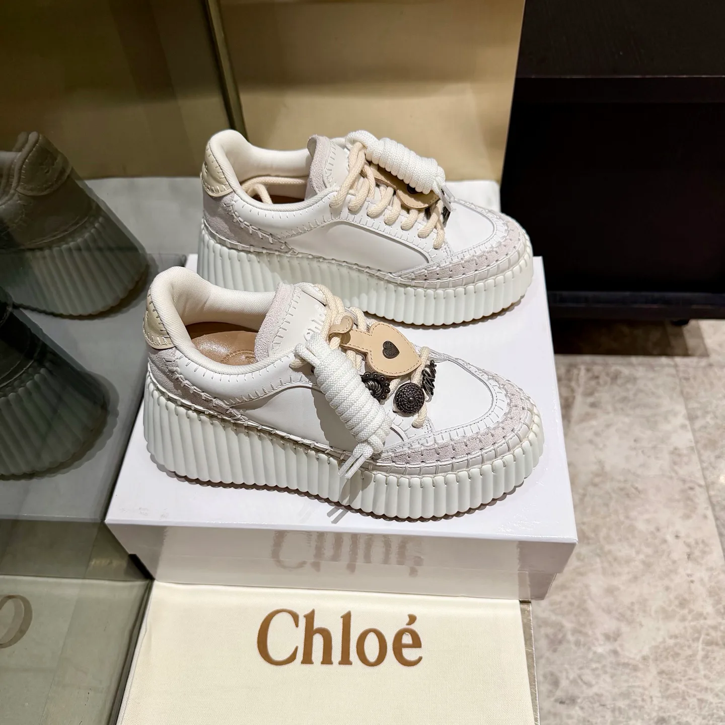 Кроссовки Женские Chloe 18104585