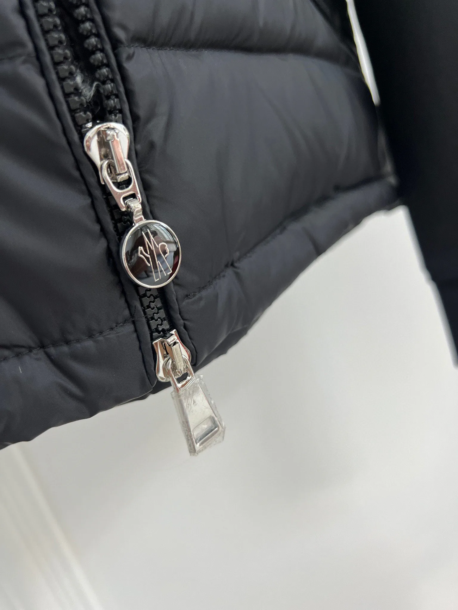 Куртки И Пуховики Женские Moncler 18416232