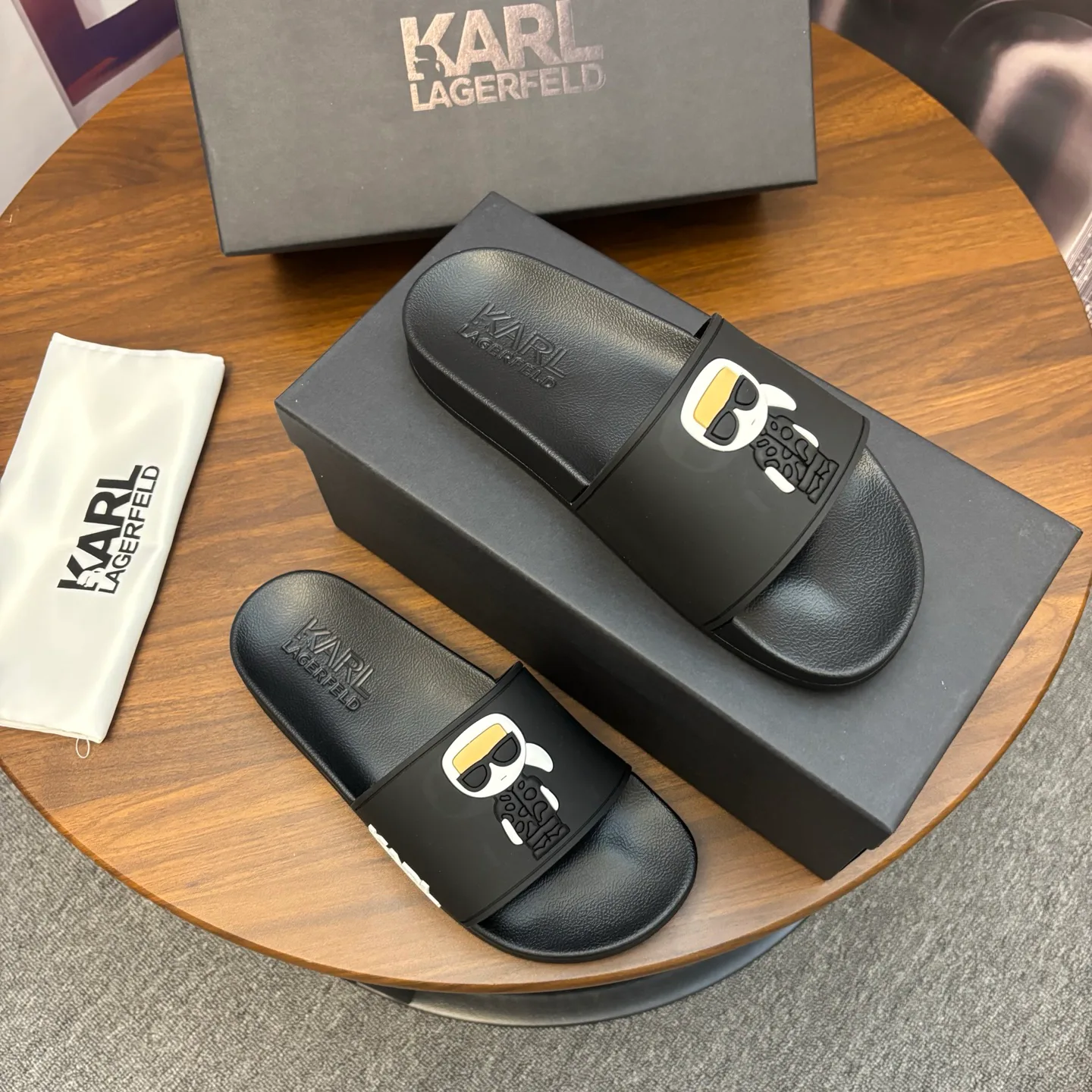 Шлепанцы Женские Karl Lagerfeld 10662663