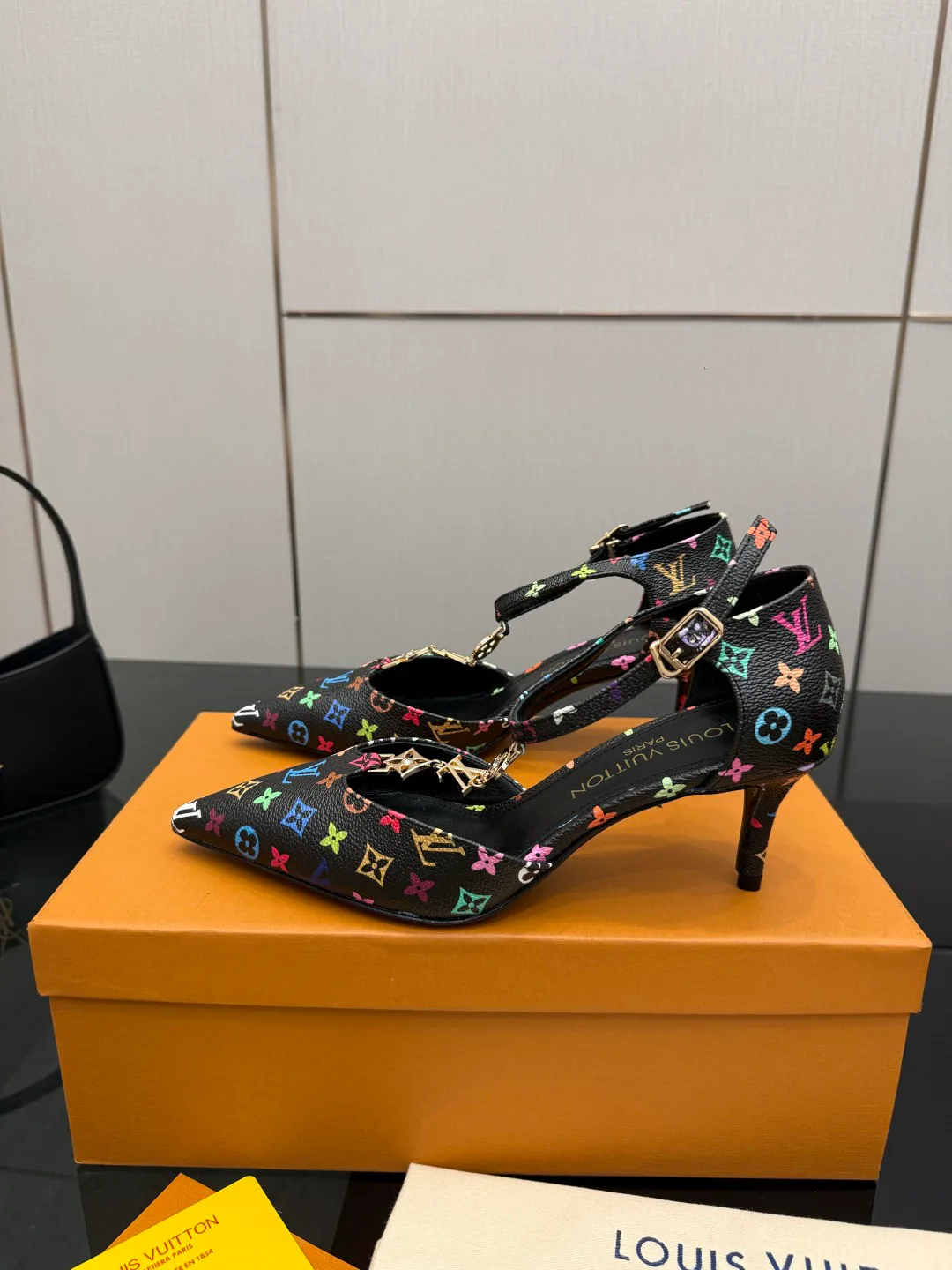 Туфли Женские Louis Vuitton 11755398