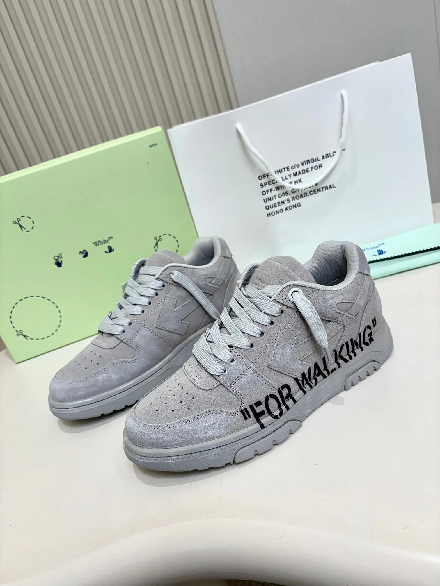 Кроссовки Женские Off-White 18437417