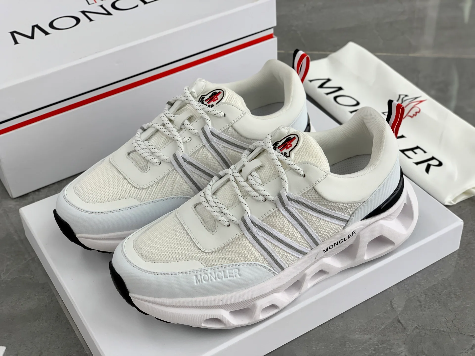 Кроссовки Женские Moncler 228623