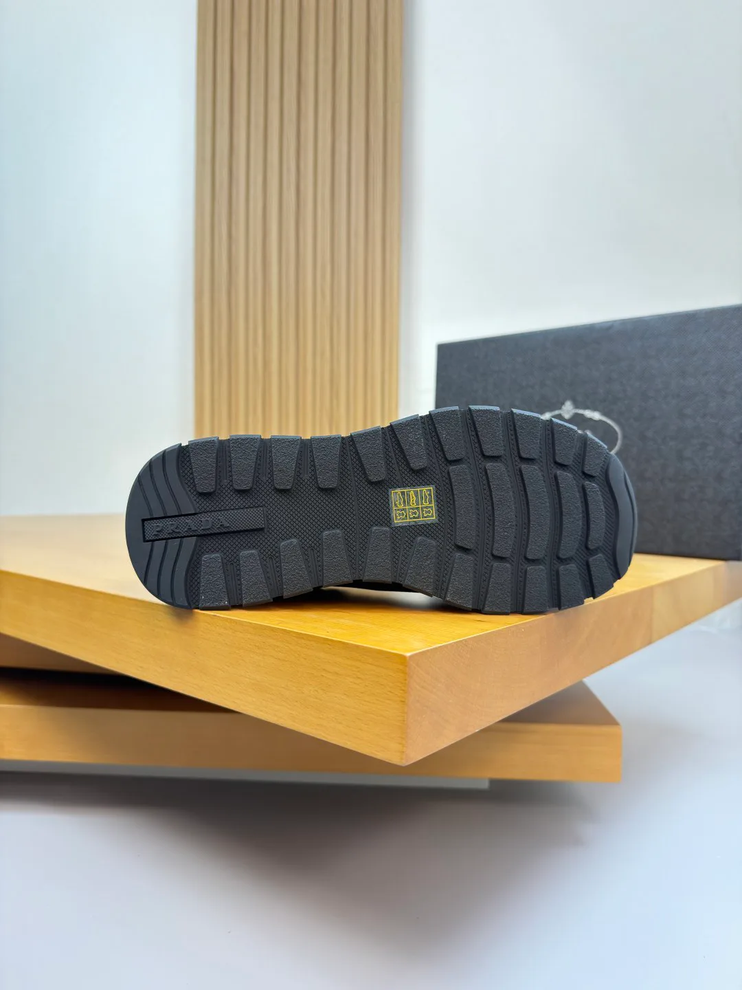 Кроссовки Мужские Prada 2389632