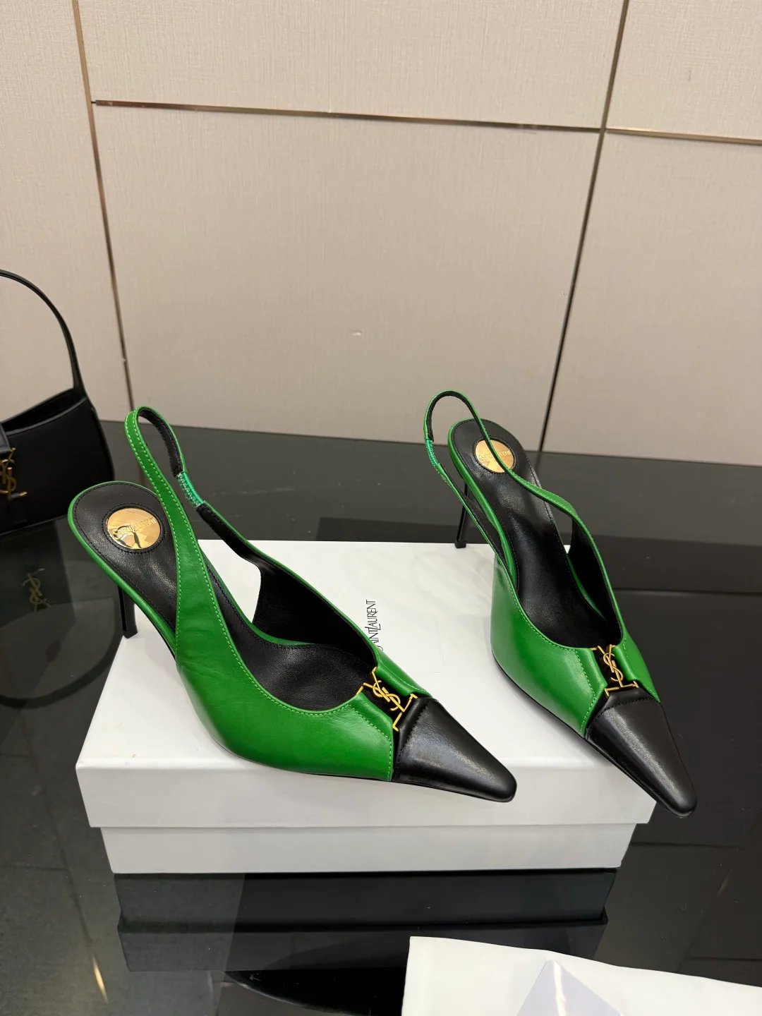Босоножки Женские Saint Laurent 11409915