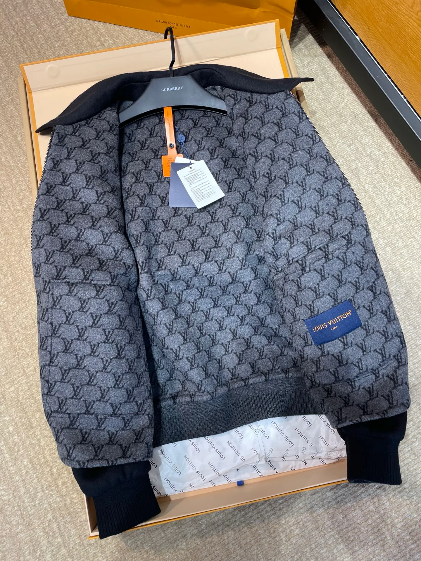 Куртки И Пуховики Мужские Louis Vuitton 1260155