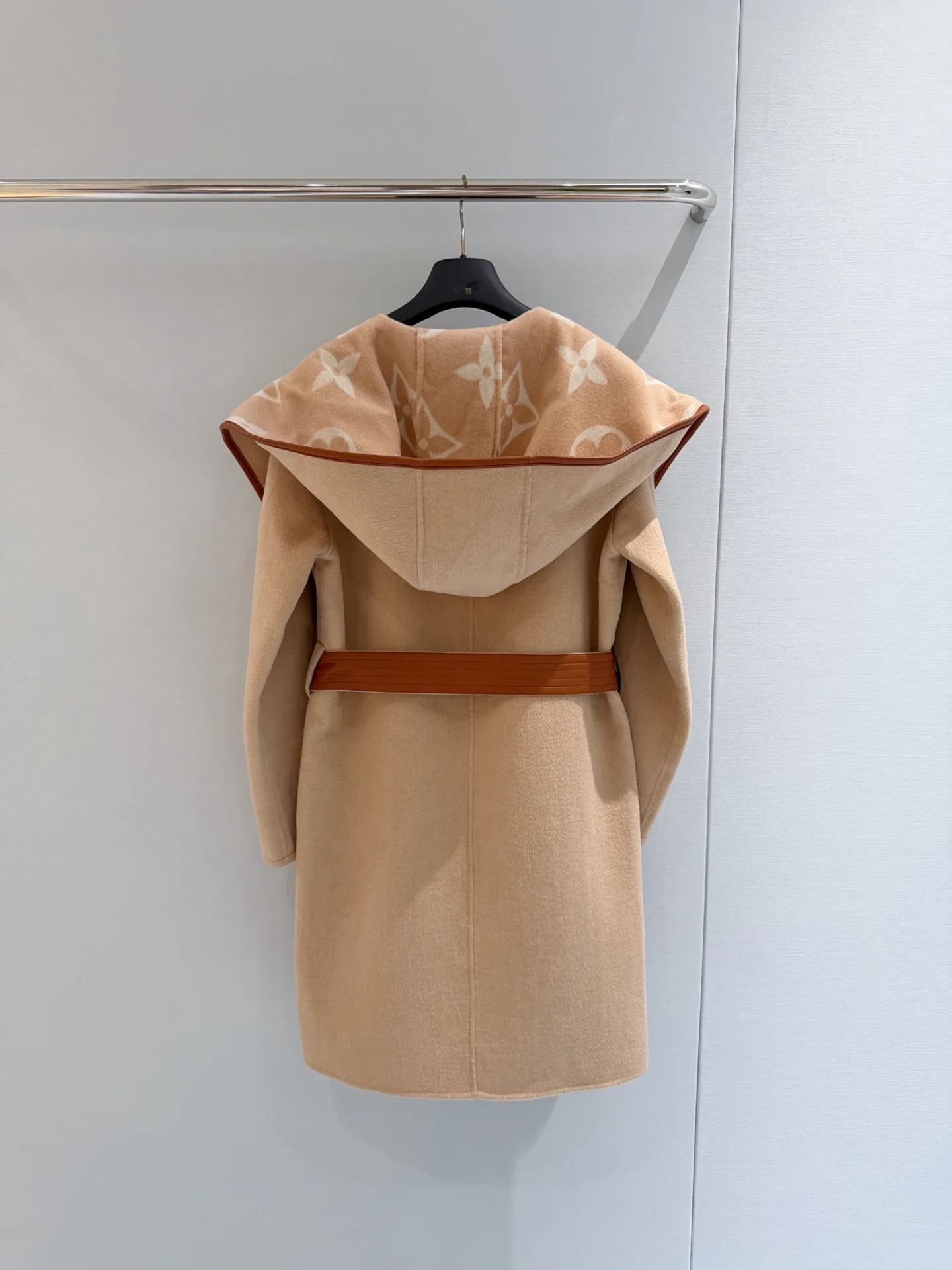 Пальто Женские Louis Vuitton 19063211