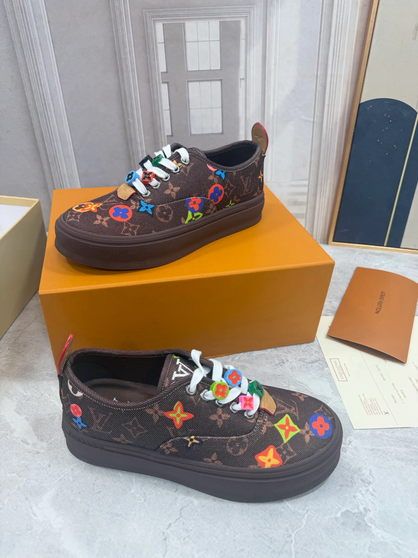 Кроссовки Мужские Louis Vuitton 18190070