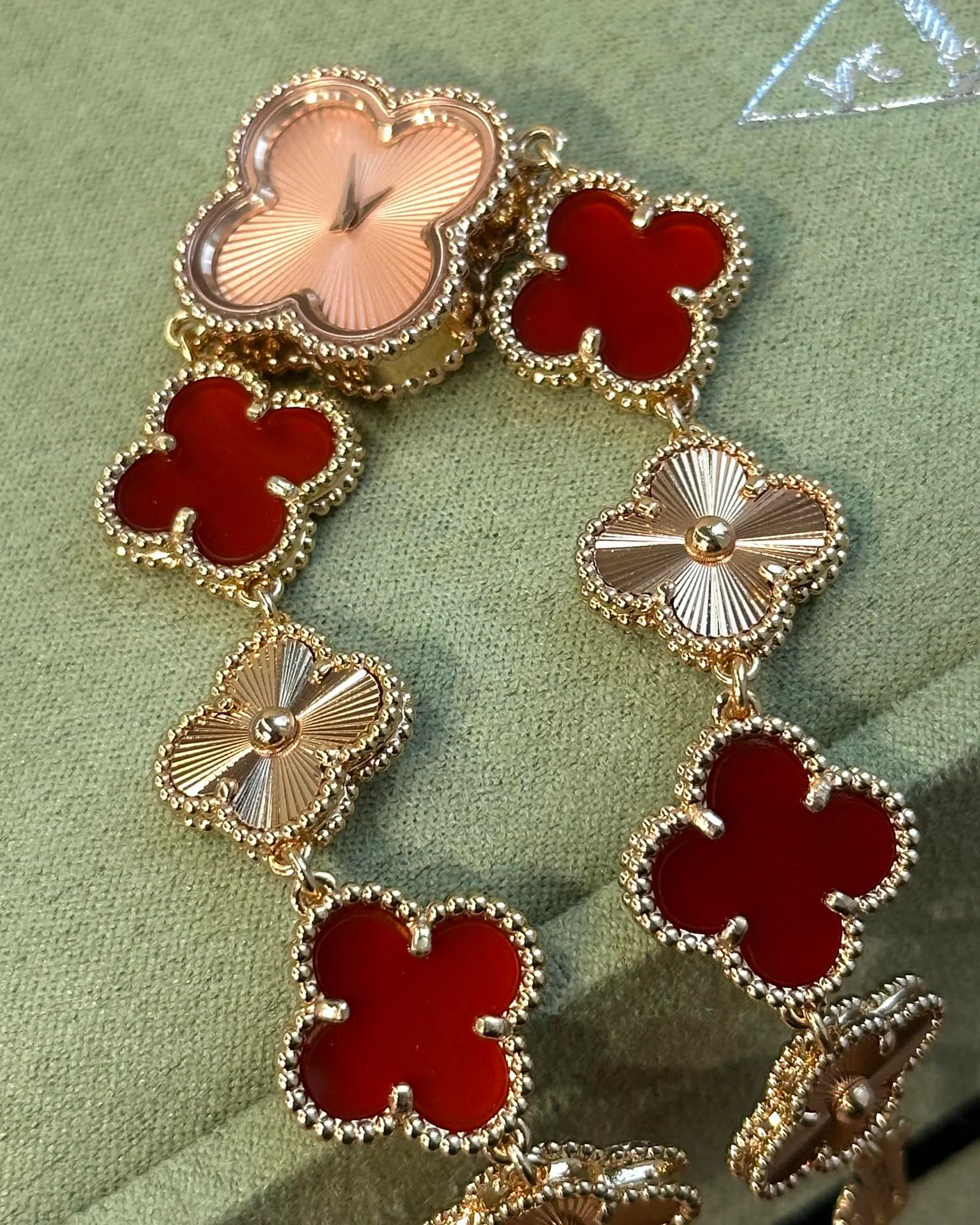 Бижутерия Van Cleef & Arpels 1039