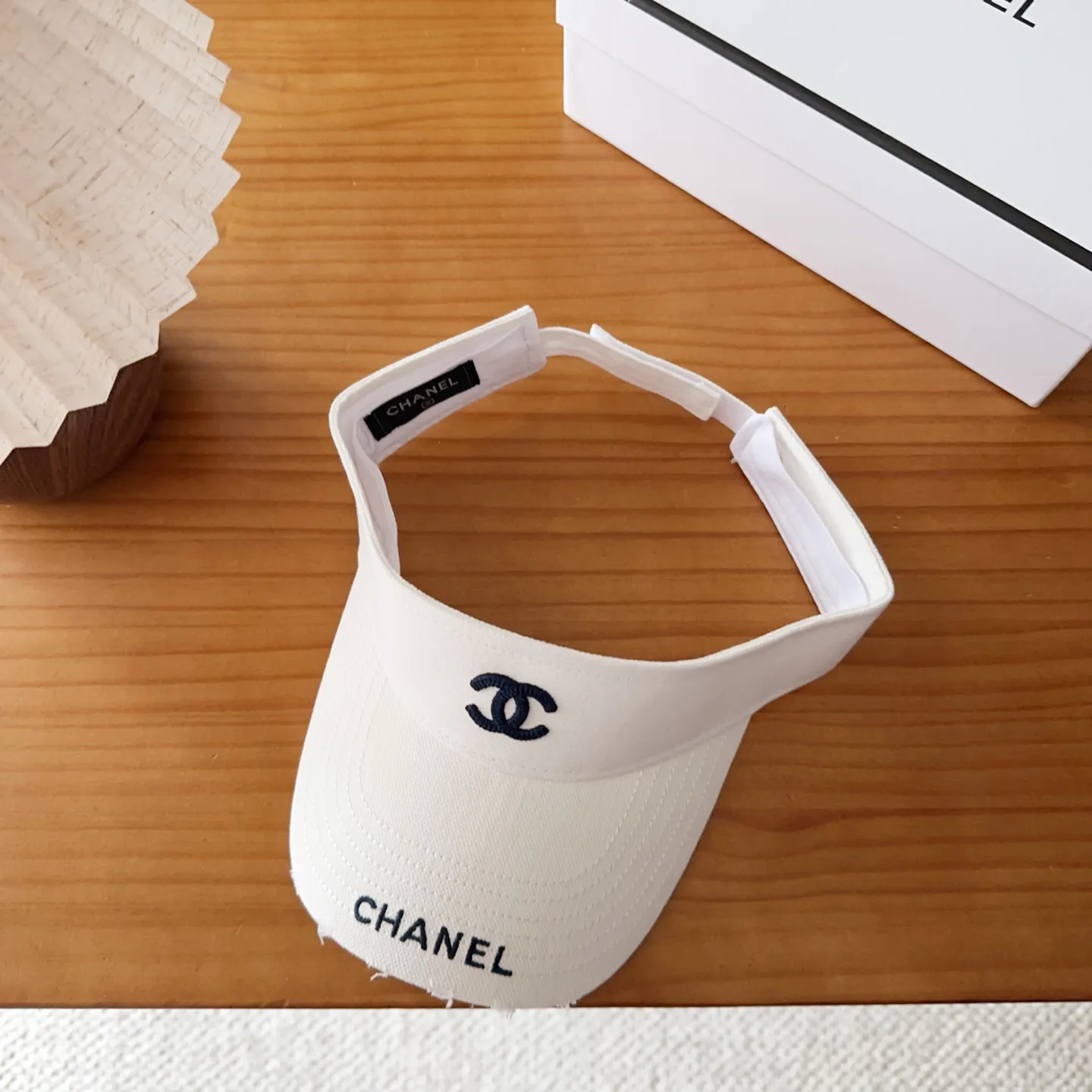 Головные Уборы Chanel 17467553