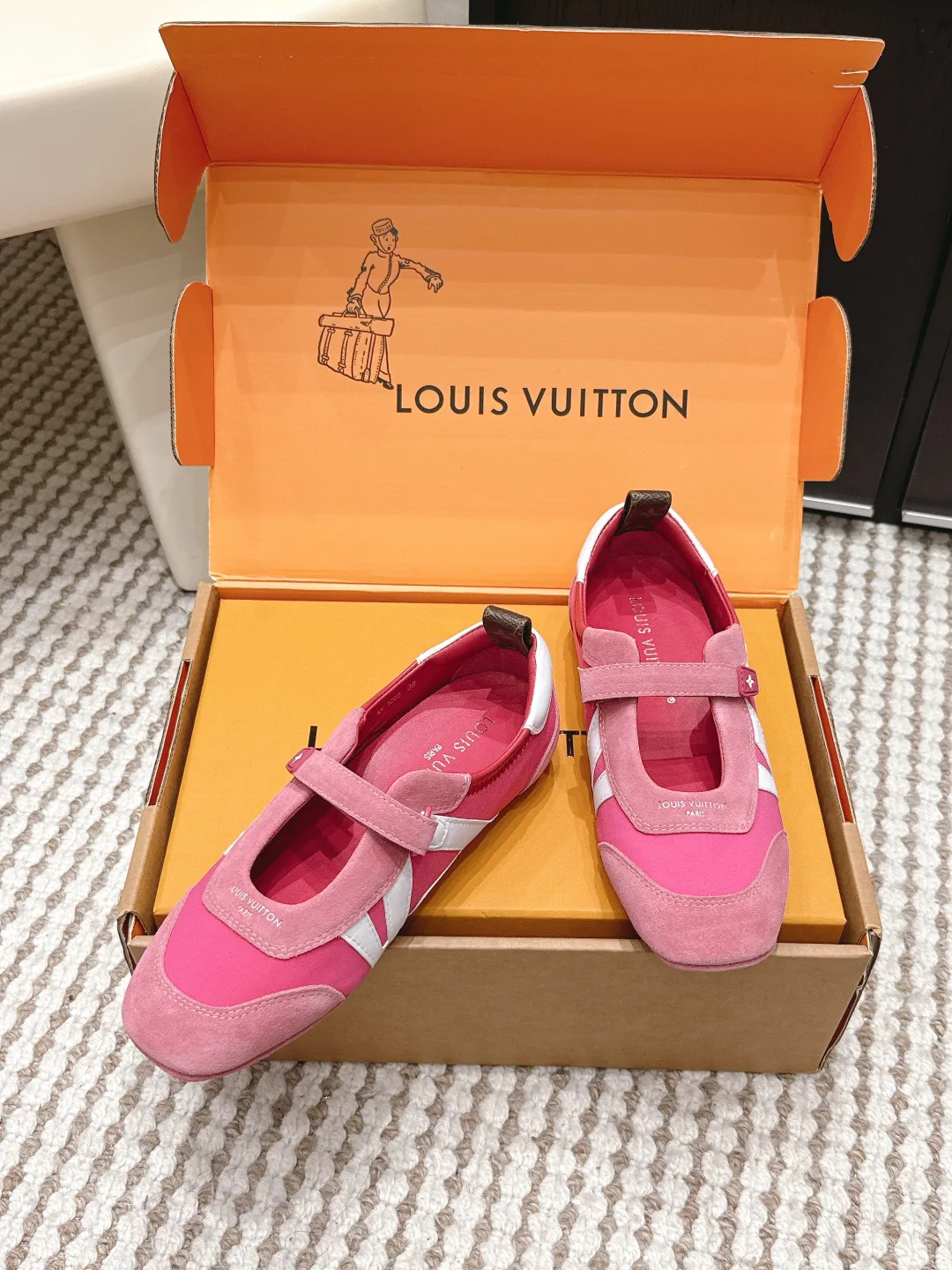 Кроссовки Женские Louis Vuitton 11518533