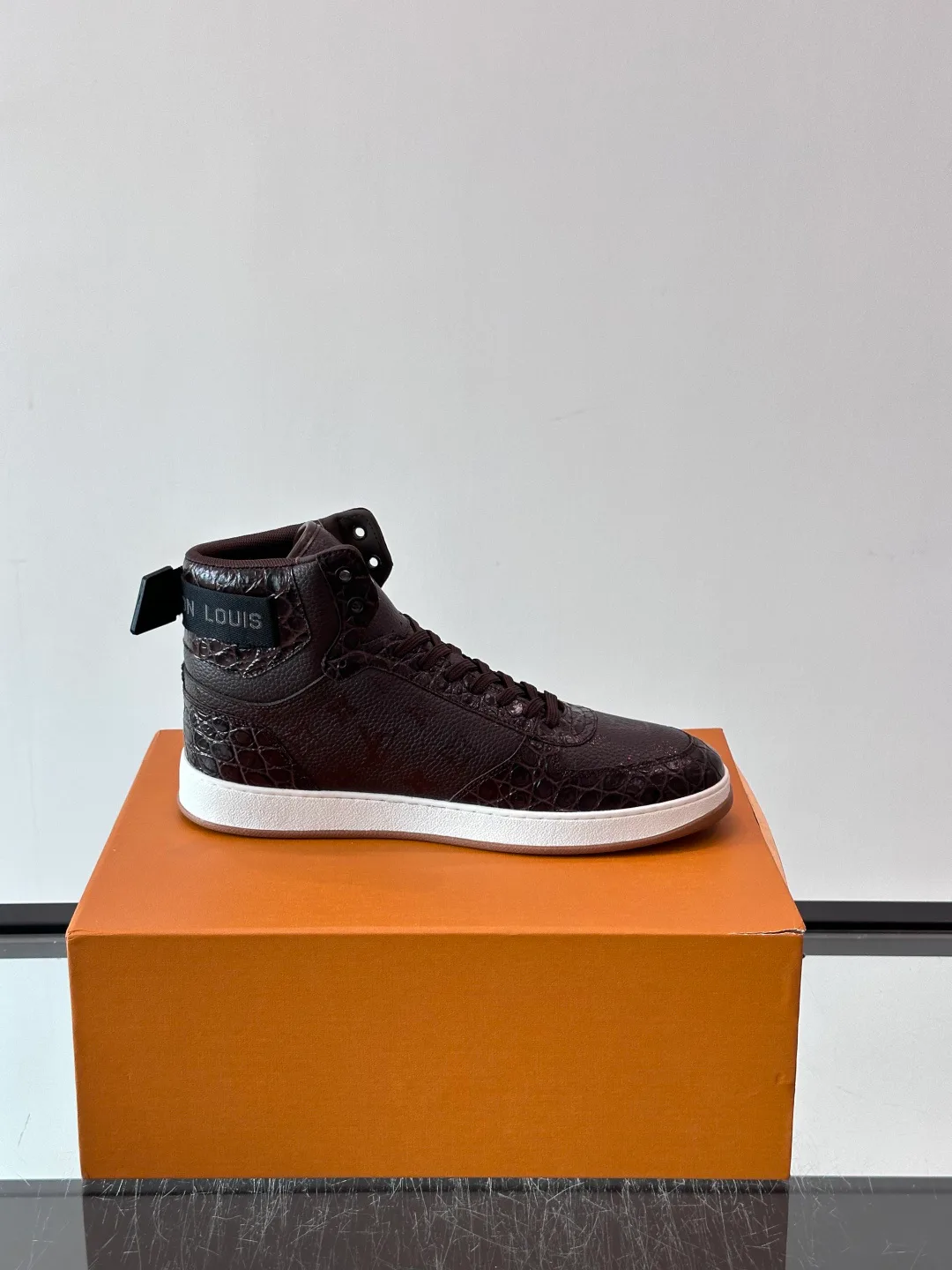 Кроссовки Мужские Louis Vuitton 18400596