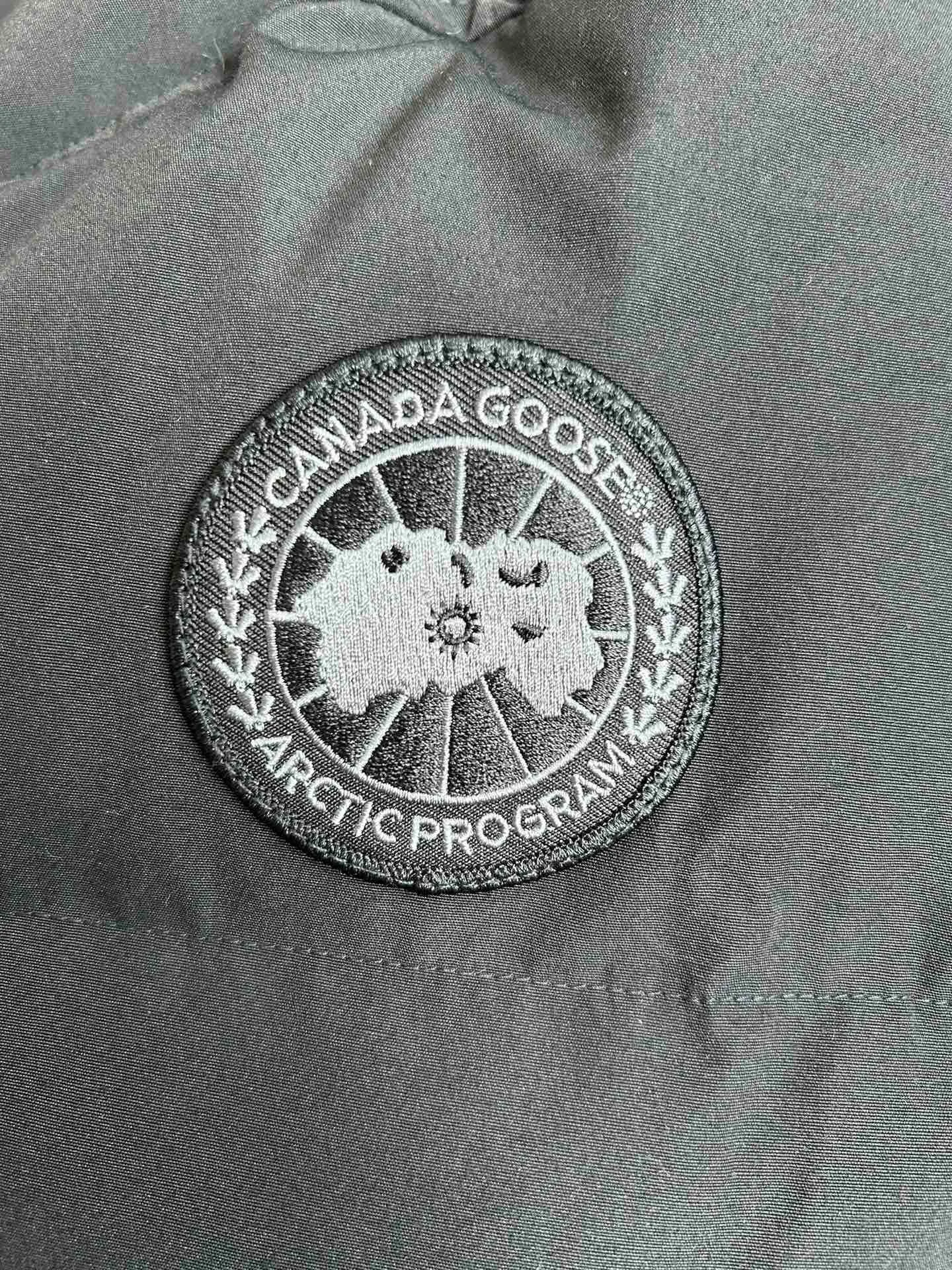 Куртки И Пуховики Женские Canada Goose 18111612