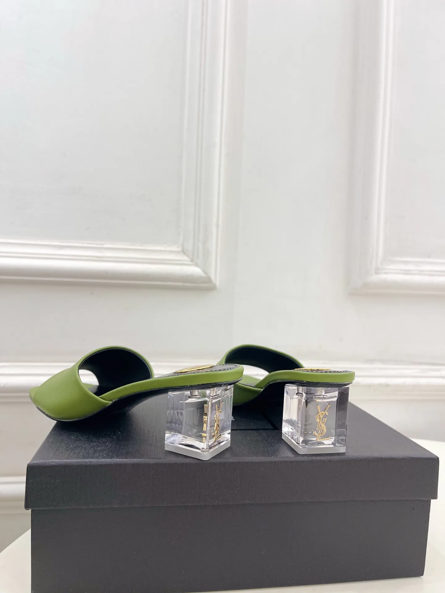 Босоножки Женские Saint Laurent 17506900
