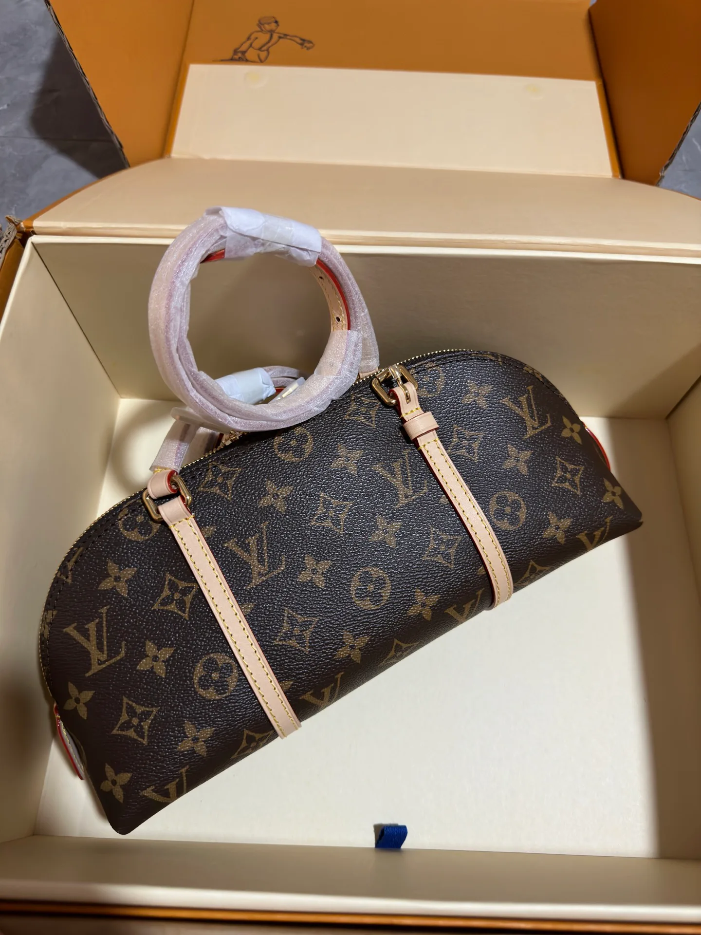 Классические Сумки Женские Louis Vuitton 17498627
