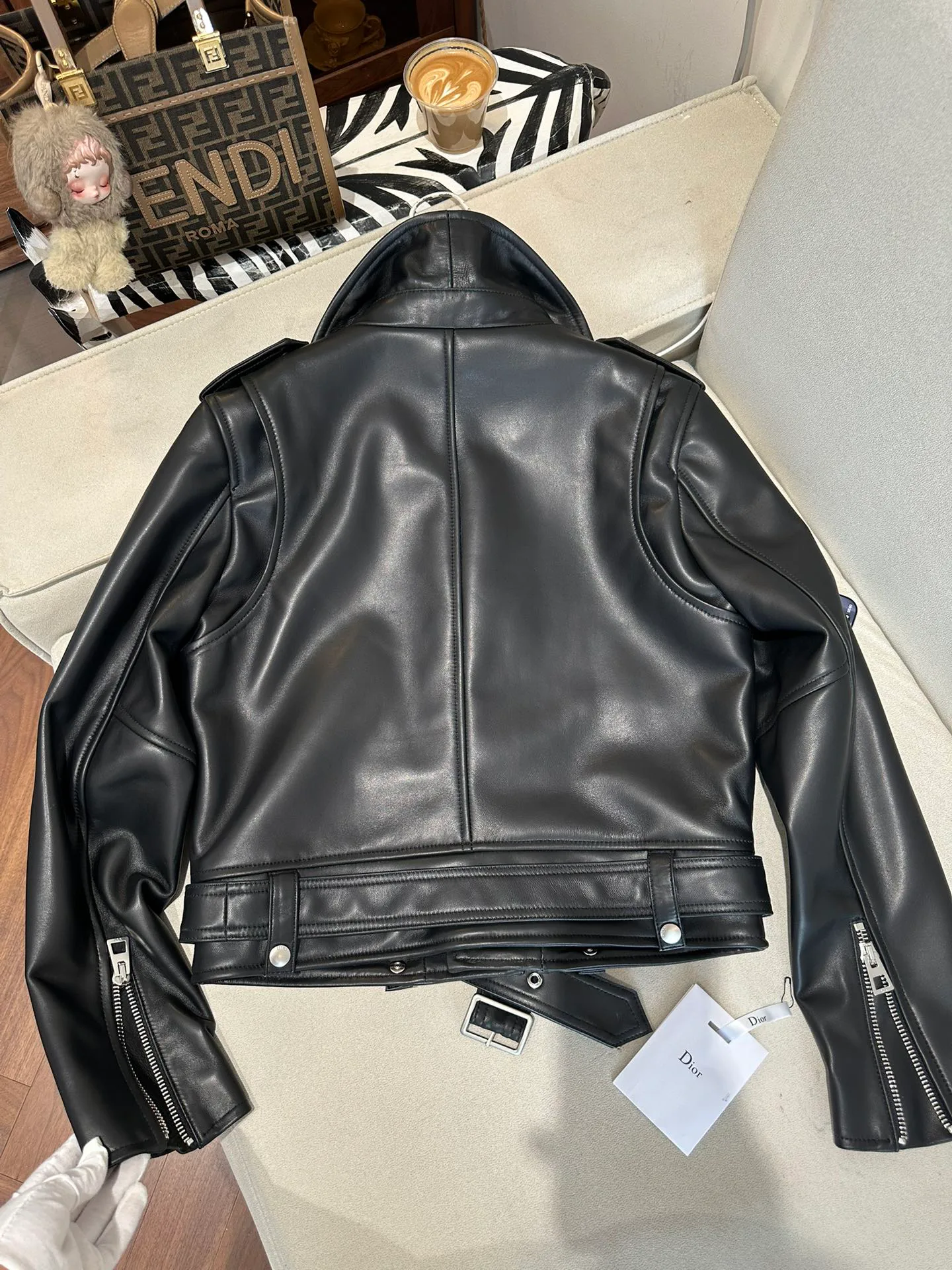 Кожаные Куртки И Дублёнки Женские Christian Dior 11624987