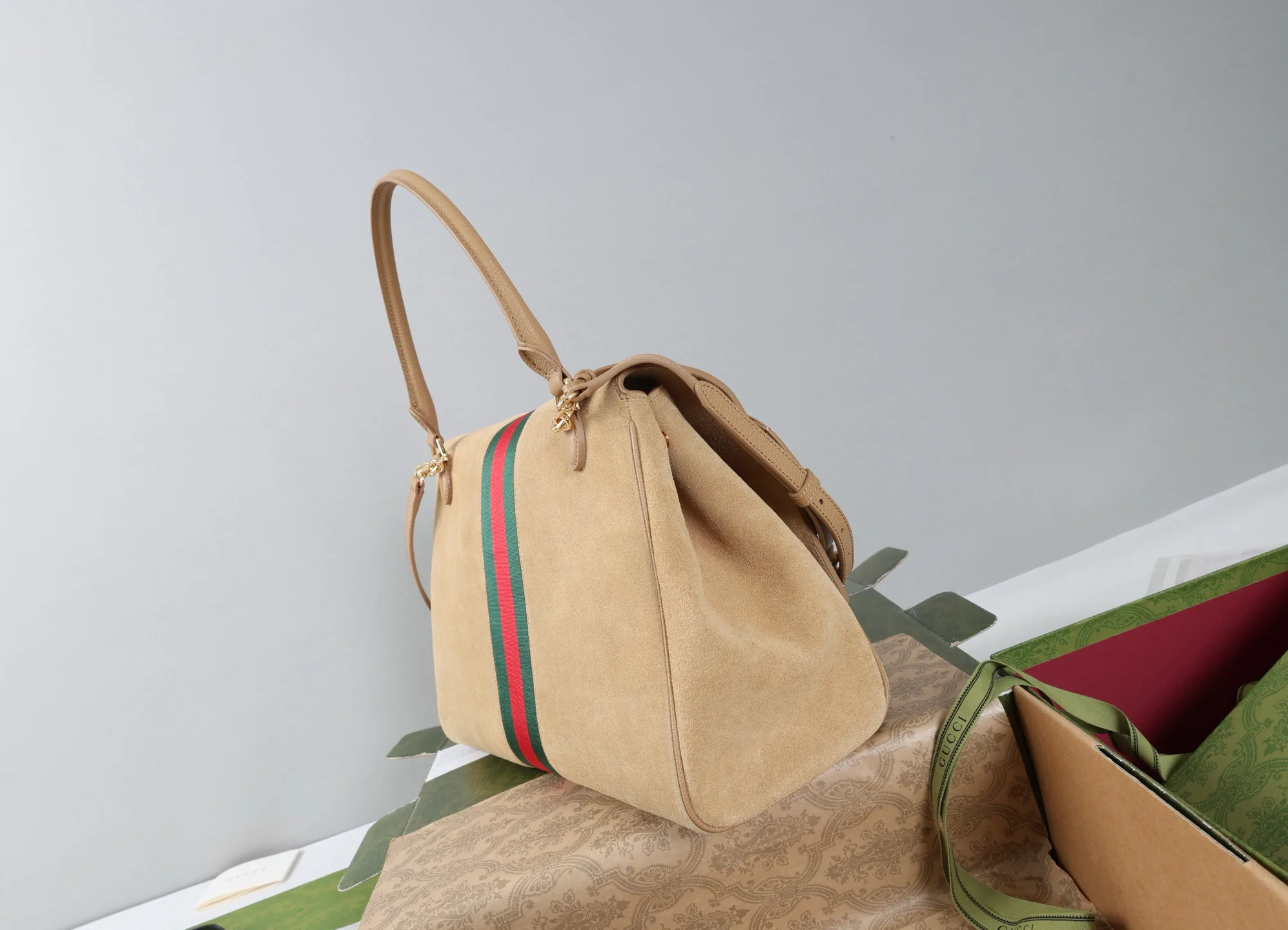 Классические Сумки Женские Gucci 18250562