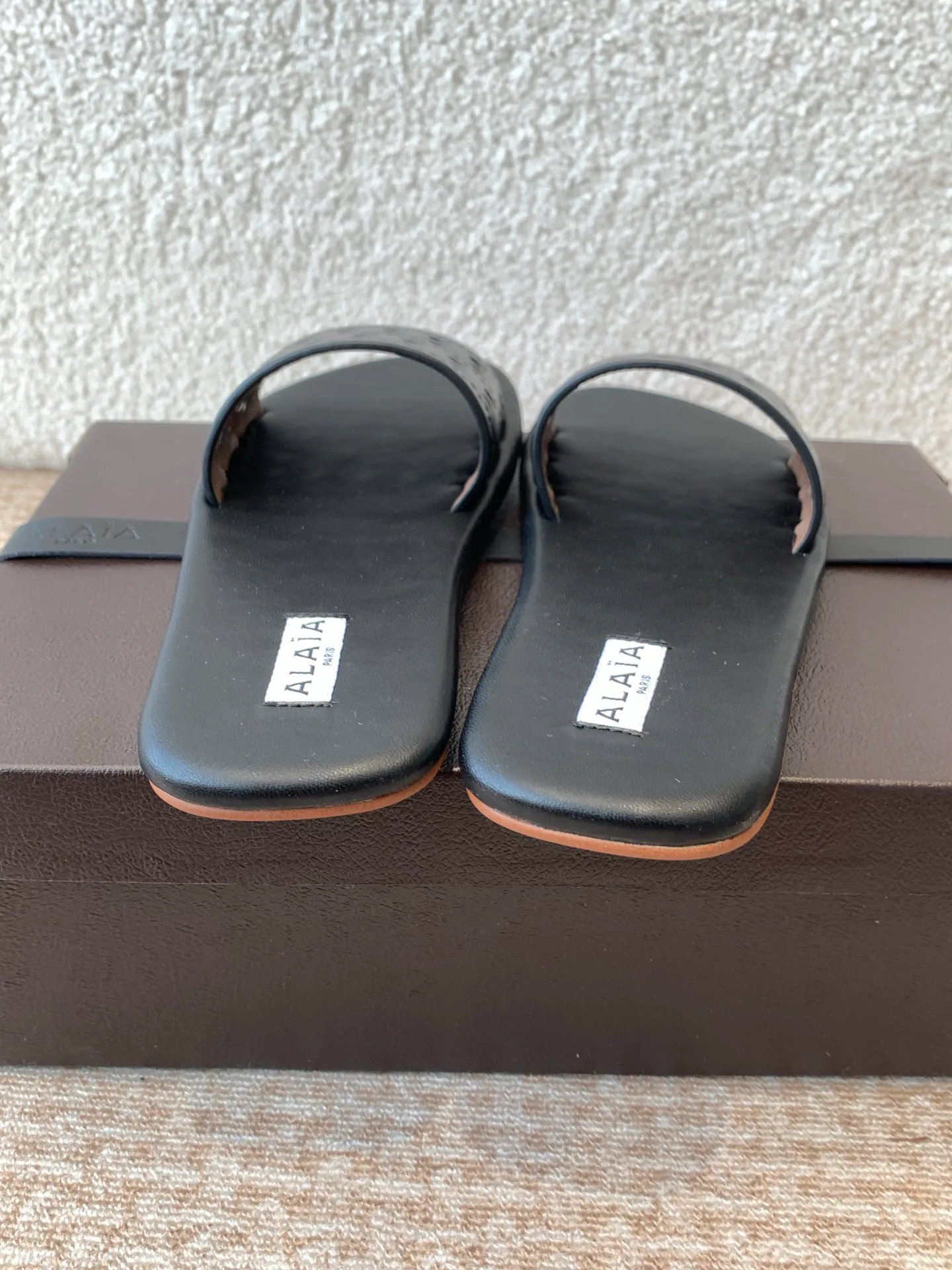 Шлепанцы Женские Alaia 24910