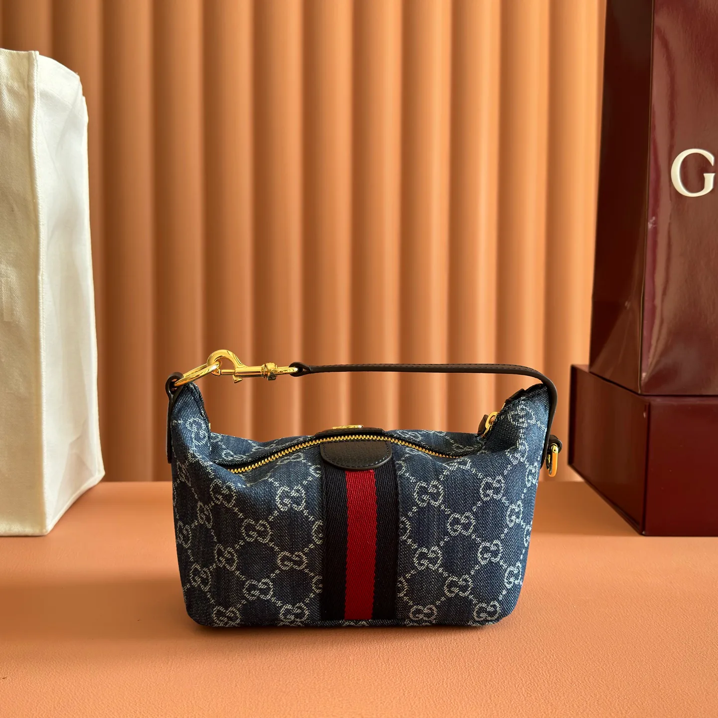 Классические Сумки Женские Gucci 4365369