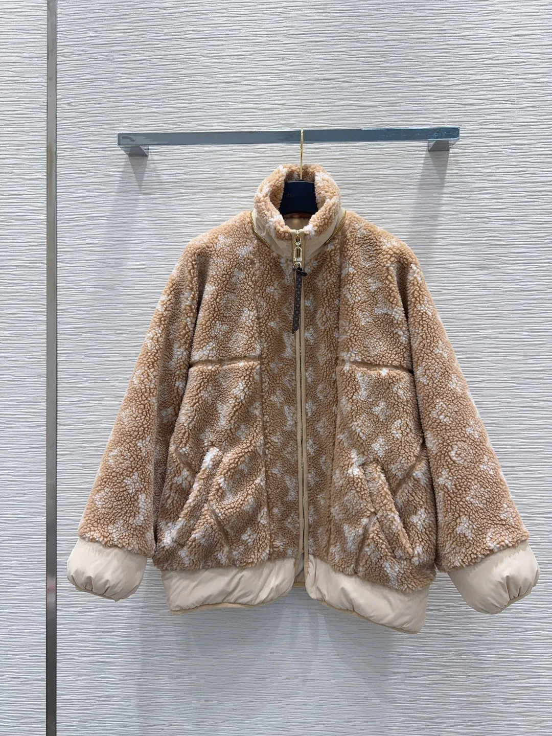 Куртки И Пуховики Женские Louis Vuitton 181710