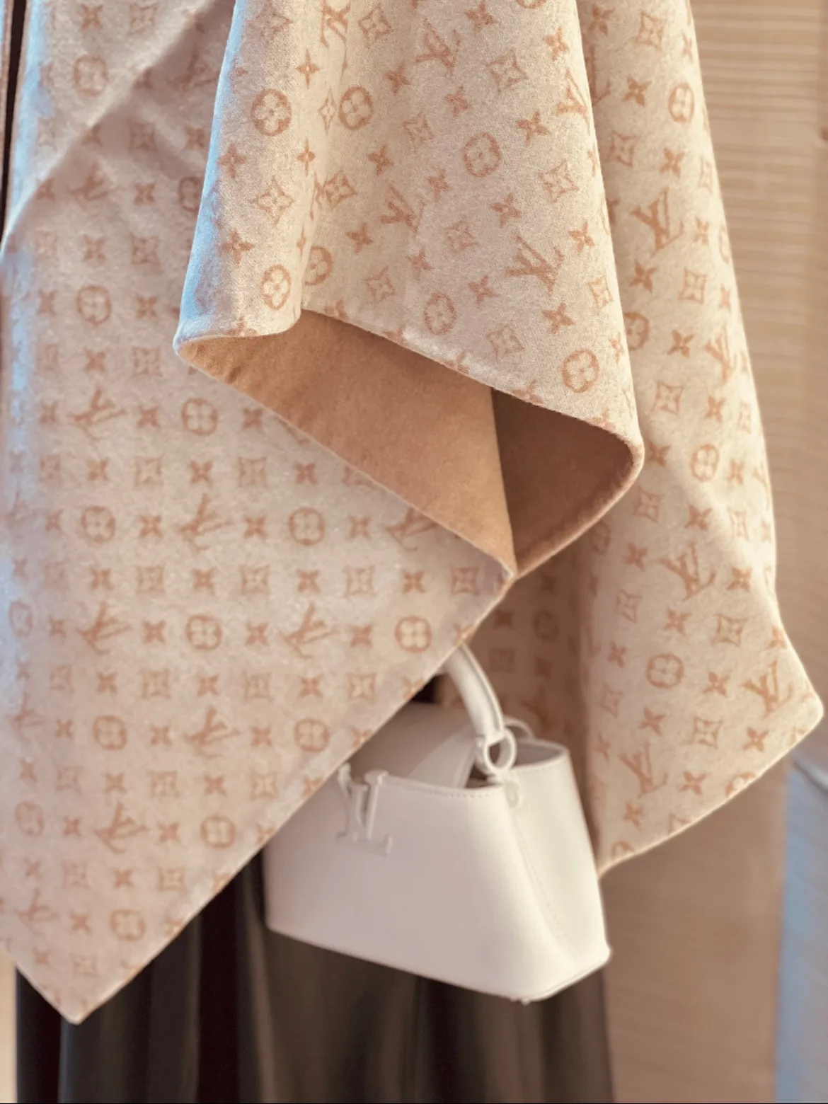Пальто Женские Louis Vuitton 19578079