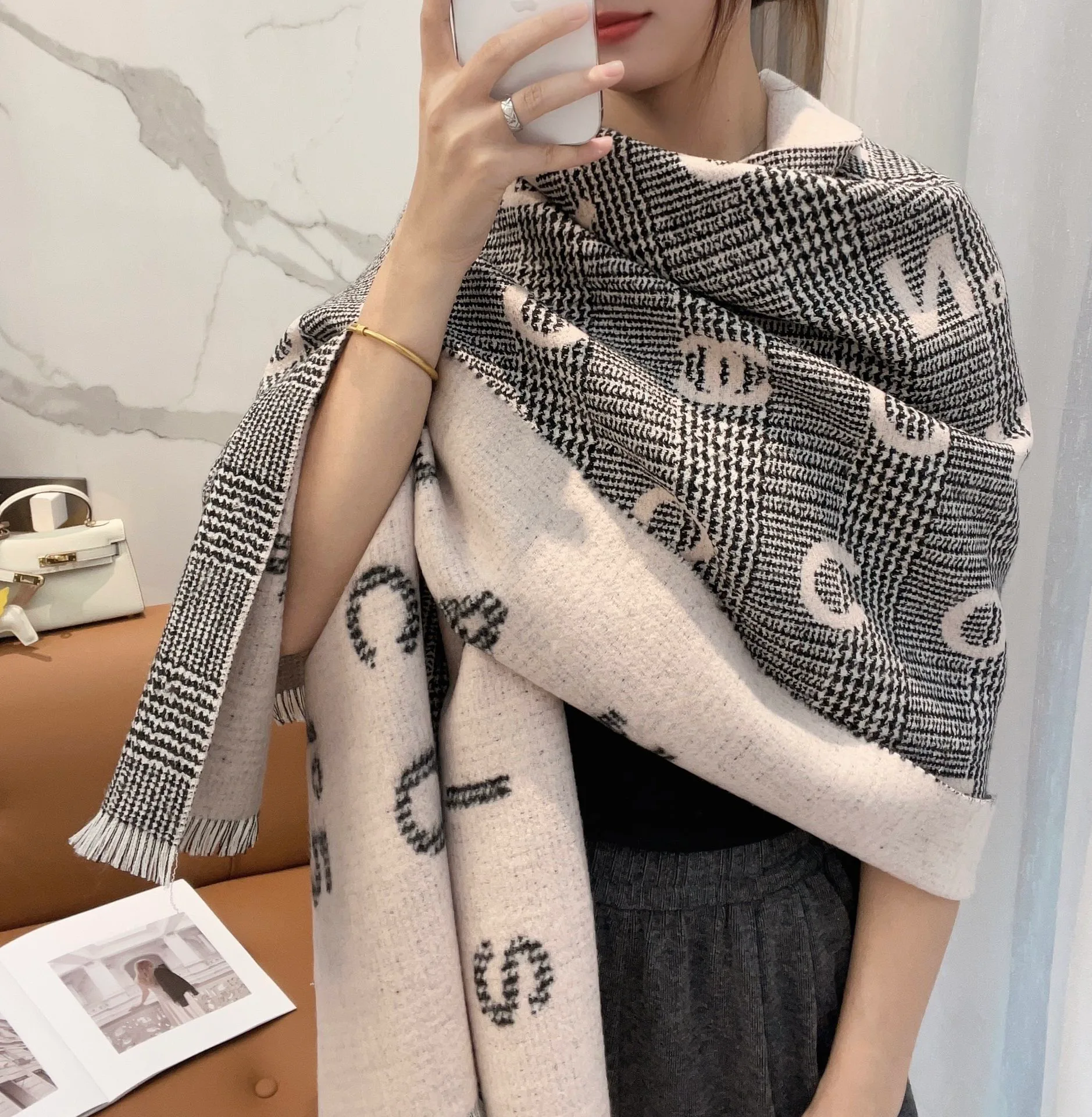 Шарфы Chanel 18401195