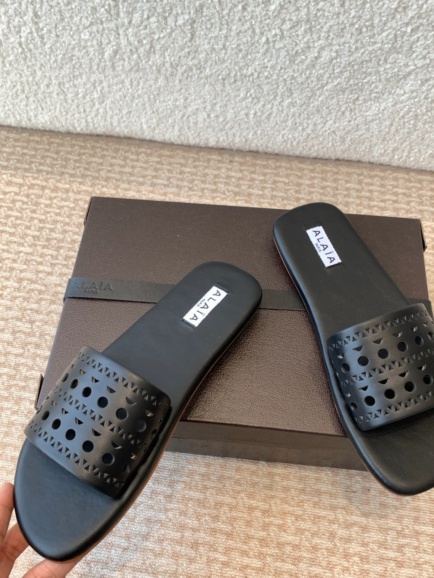 Шлепанцы Женские Alaia 24910