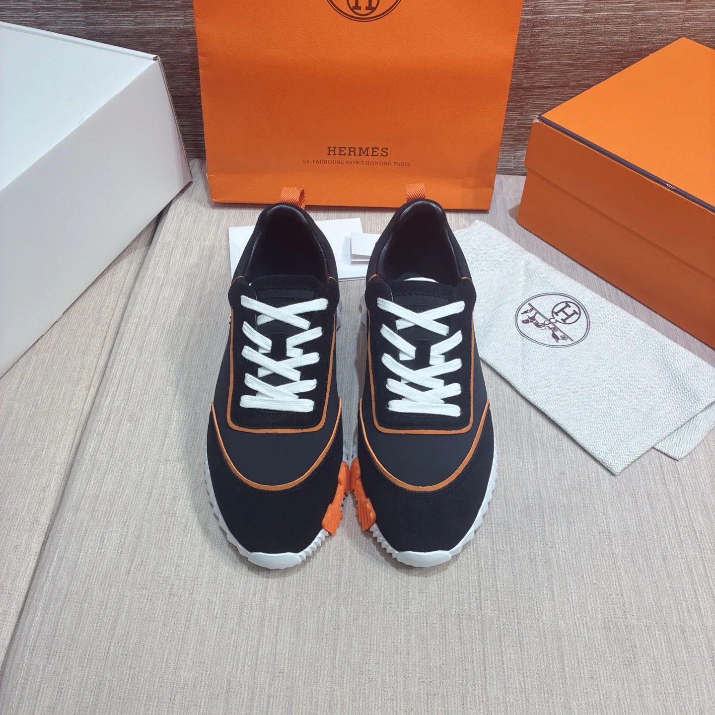 Кроссовки Женские Hermes 17977067