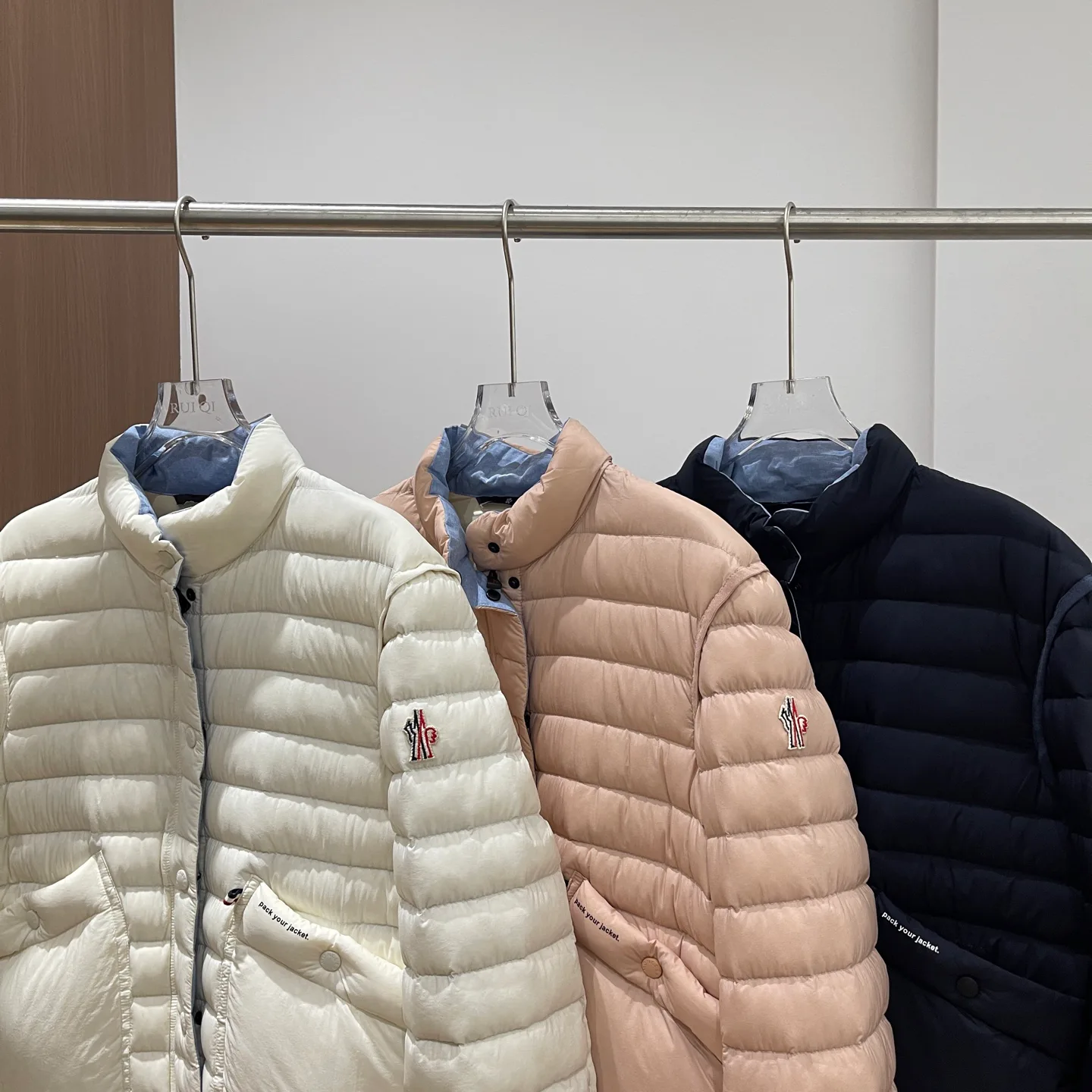 Куртки И Пуховики Женские Moncler 18710190
