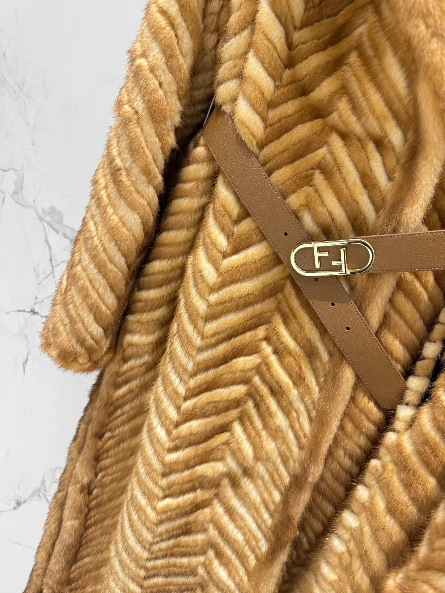 Шубы Женские Fendi 18082580