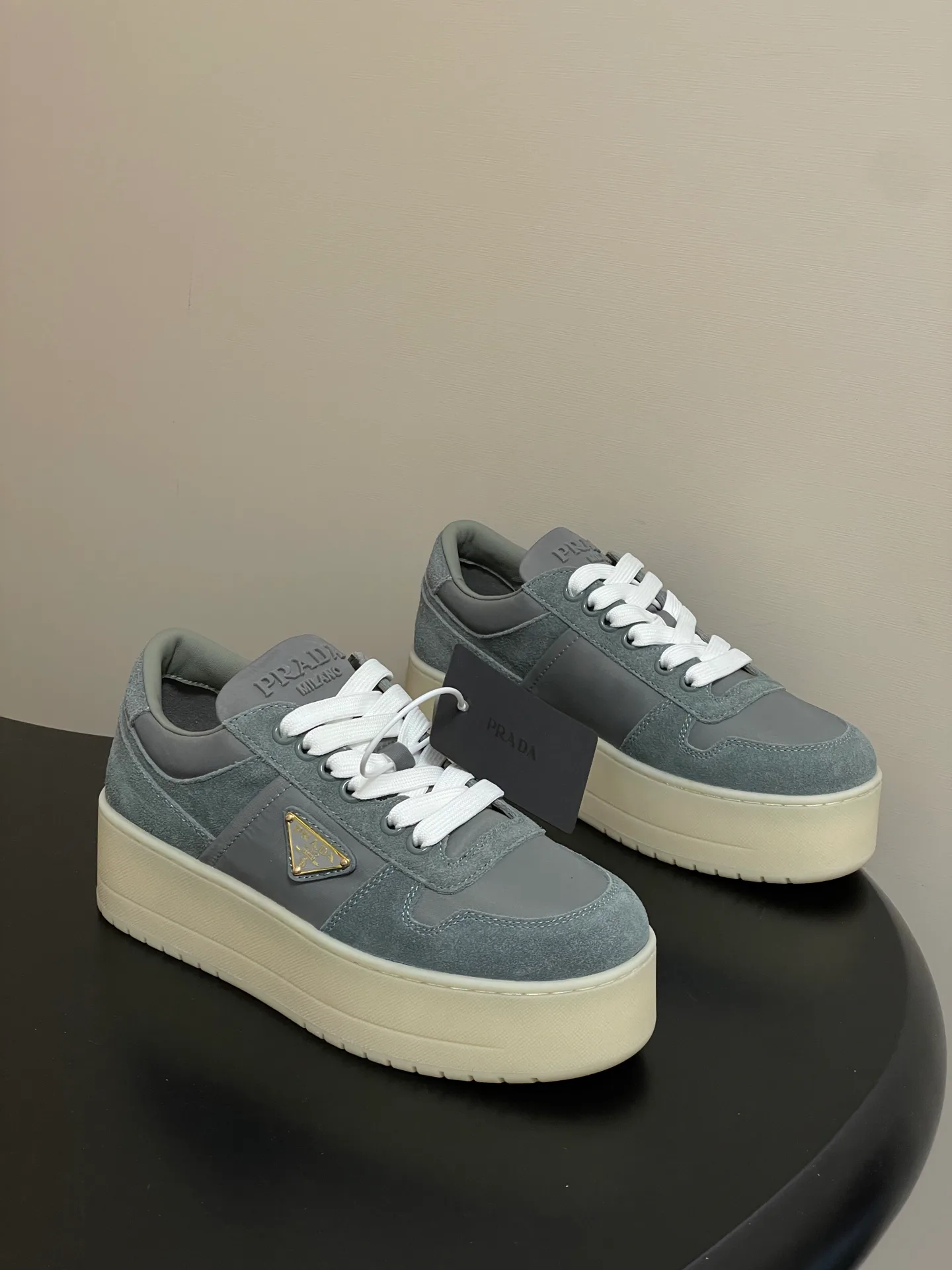 Кроссовки Женские Prada 12810943