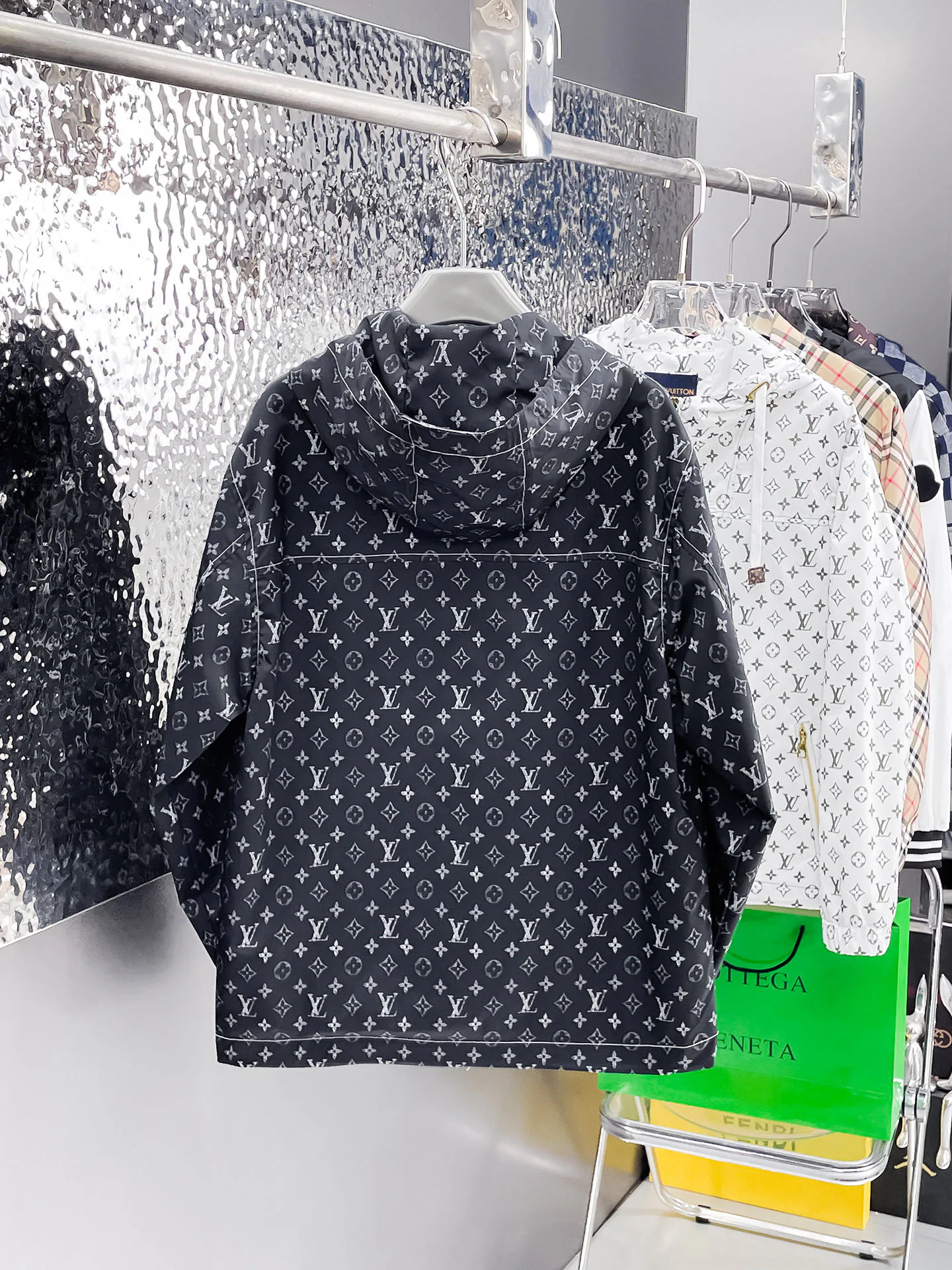 Куртки И Пуховики Мужские Louis Vuitton 9352349