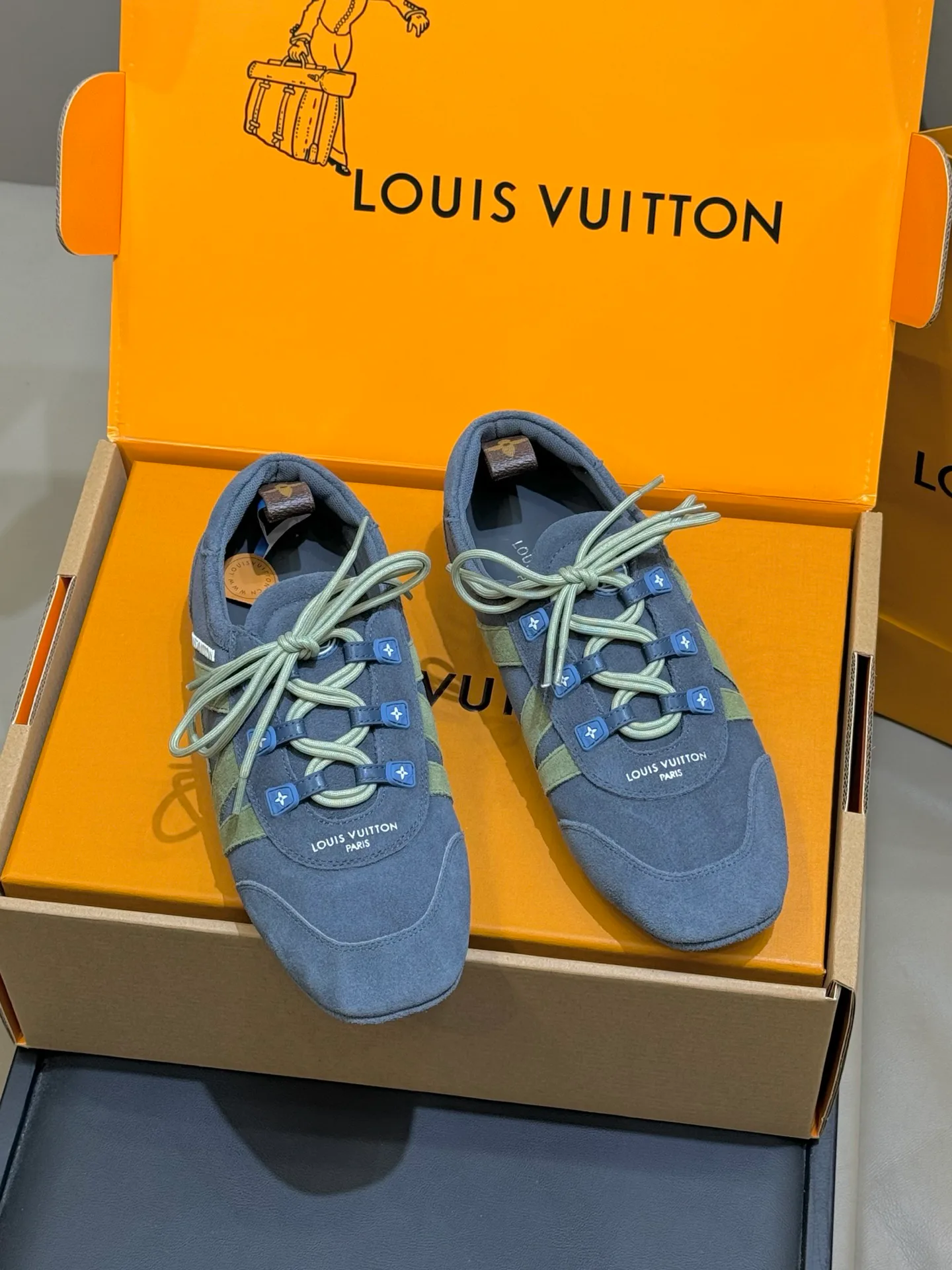 Кроссовки Женские Louis Vuitton 1280035