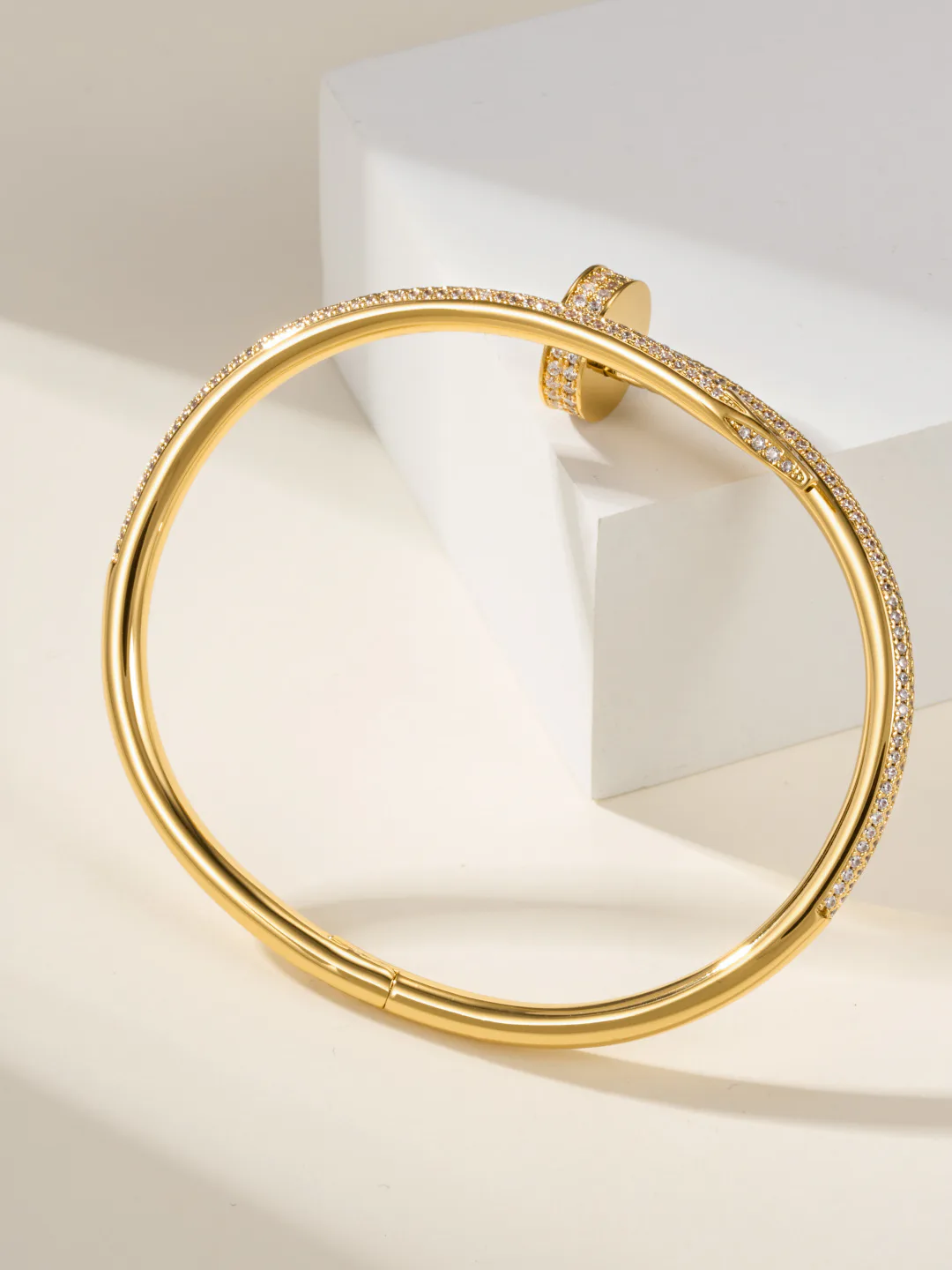 Бижутерия Cartier 18231021