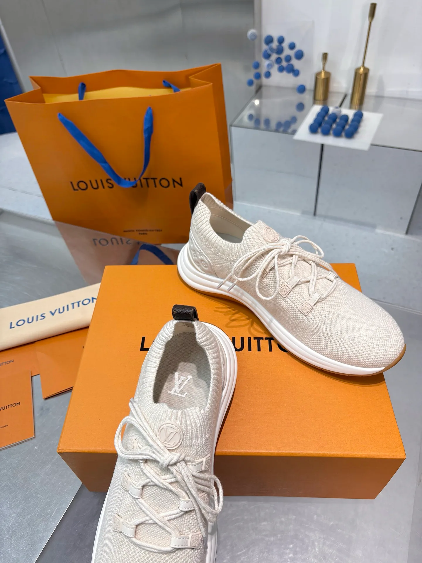 Кроссовки Женские Louis Vuitton 18055132