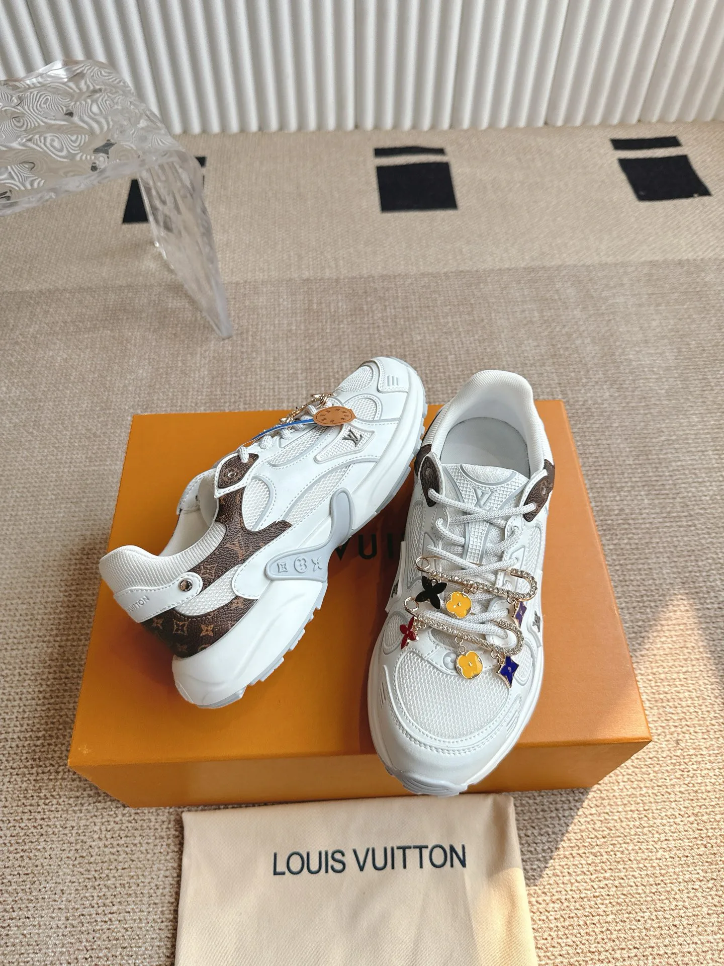 Кроссовки Женские Louis Vuitton 13351299