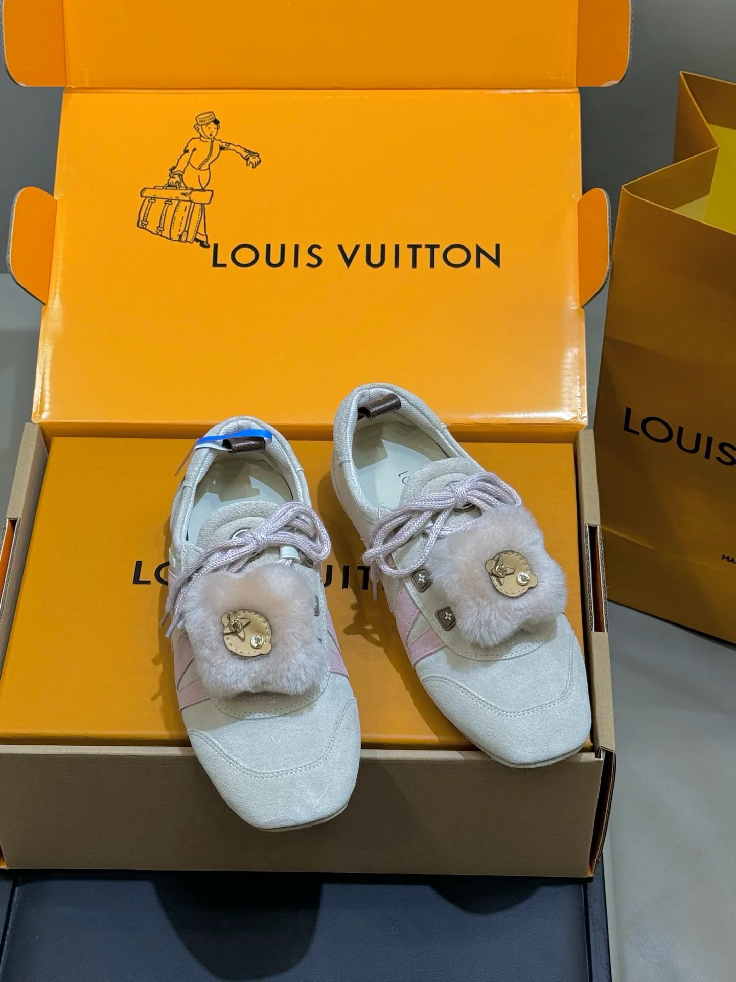 Кроссовки Женские Louis Vuitton 1130773