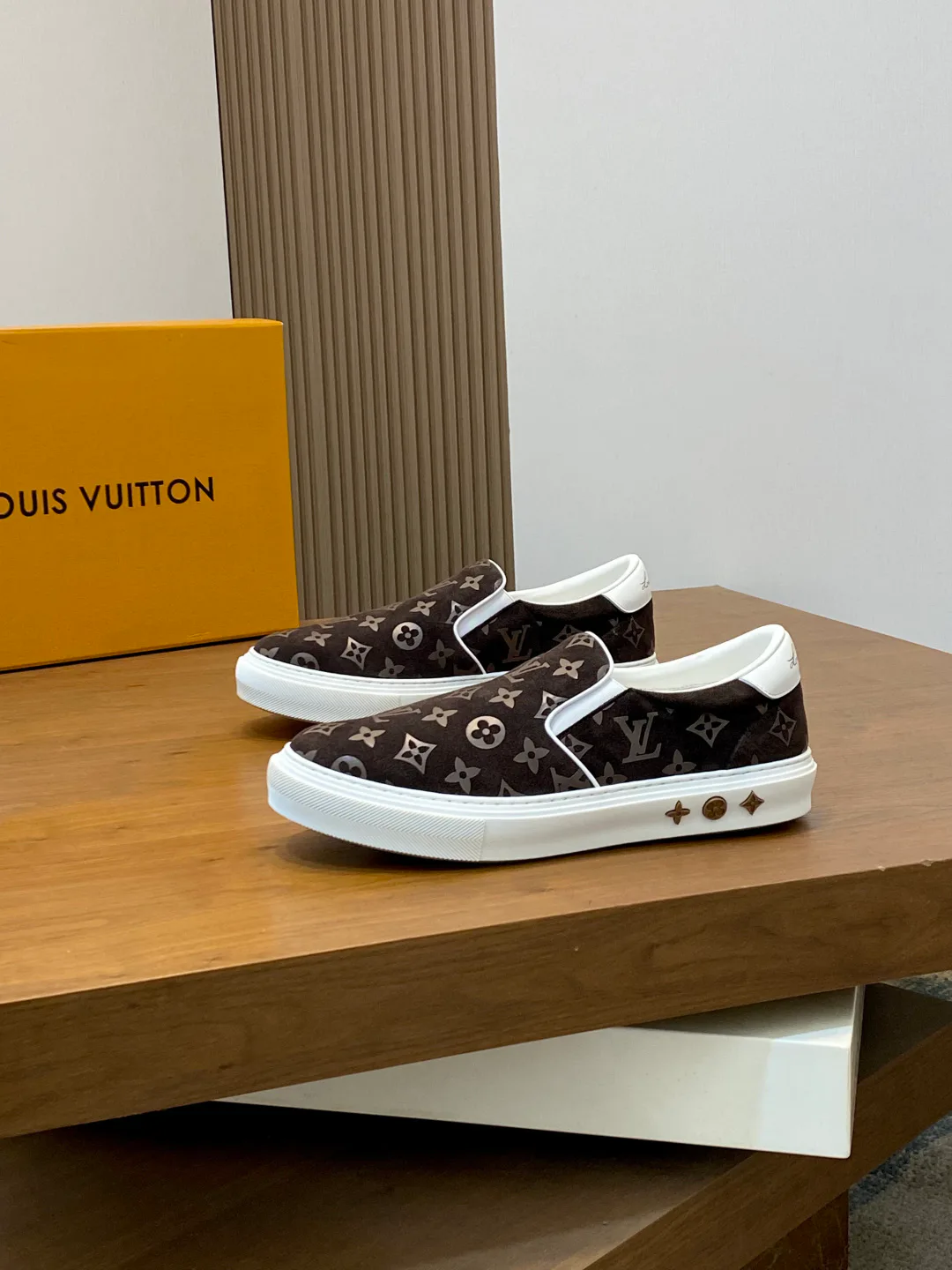 Кроссовки Мужские Louis Vuitton 17934200