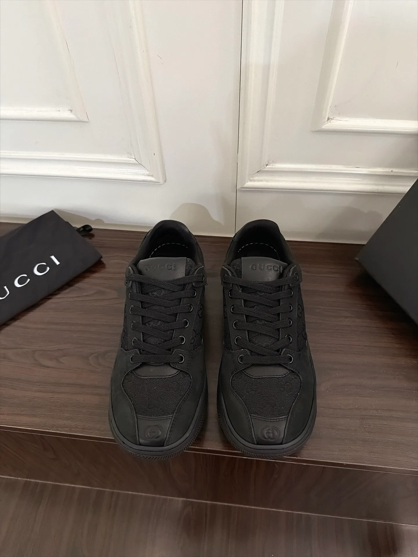 Кроссовки Женские Gucci 18586674